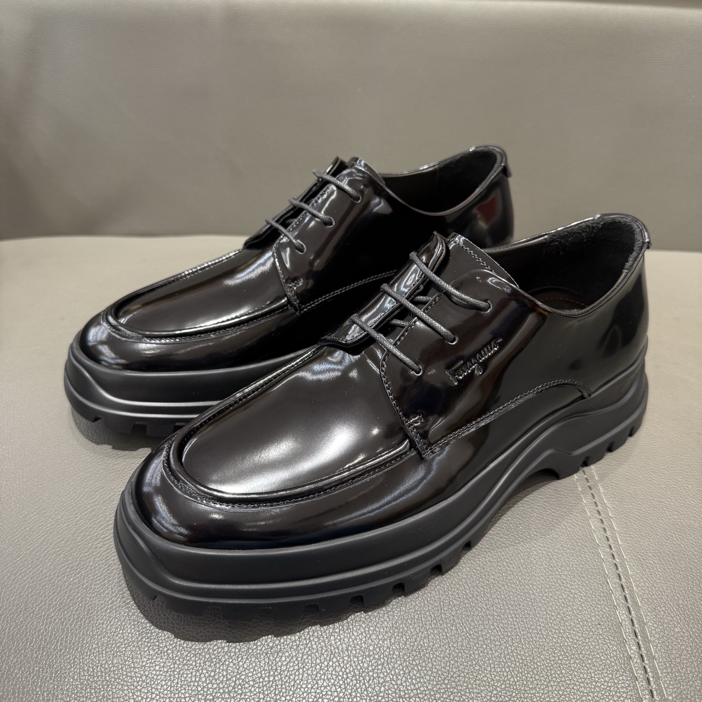 페라가모(Ferragamo) 뉴 시즌 시티 더비 슈즈 구두 신발