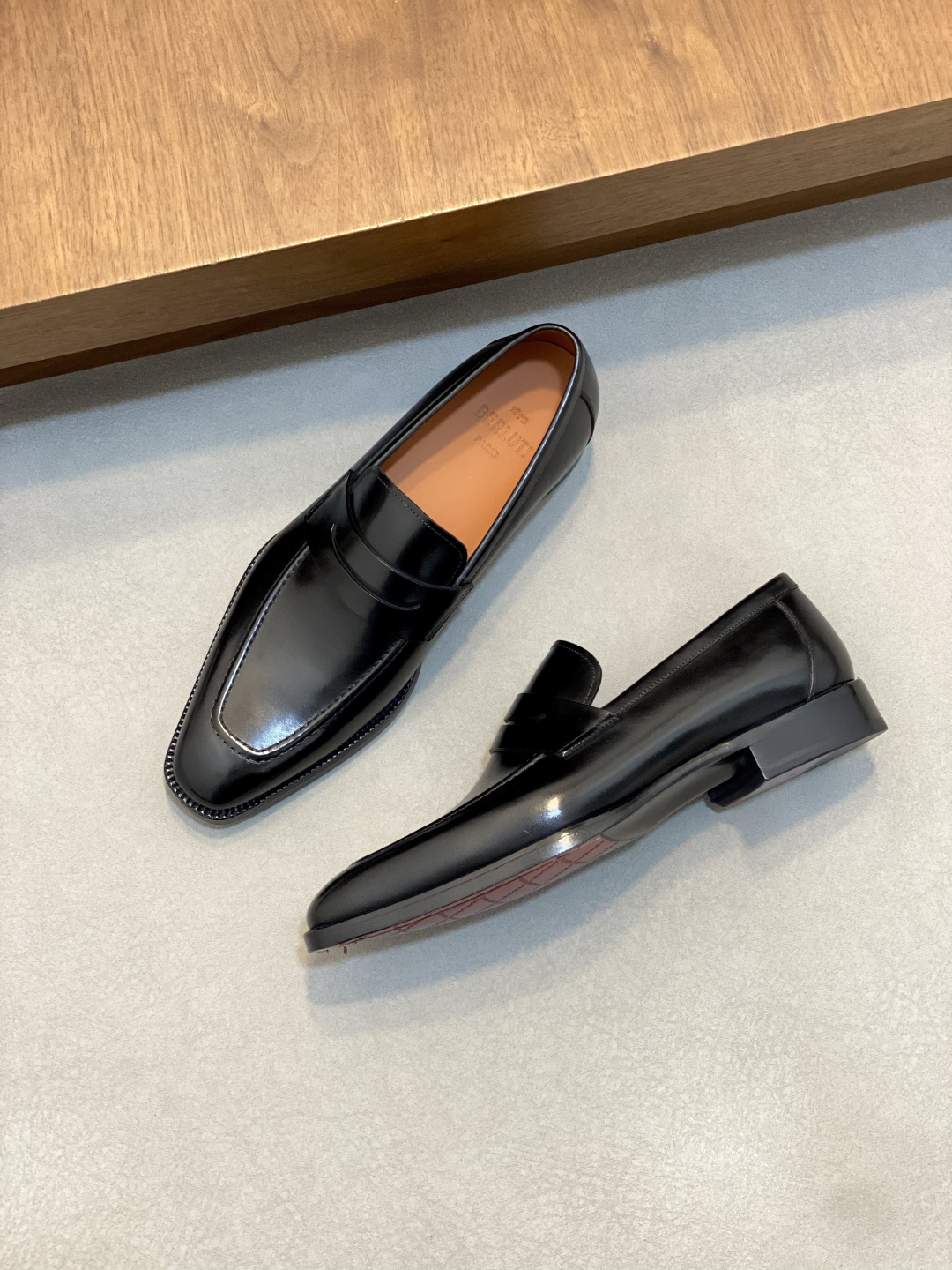 벨루티(Berluti) 하이엔드 수작업 파티나 드레스 슈즈 구두 신발