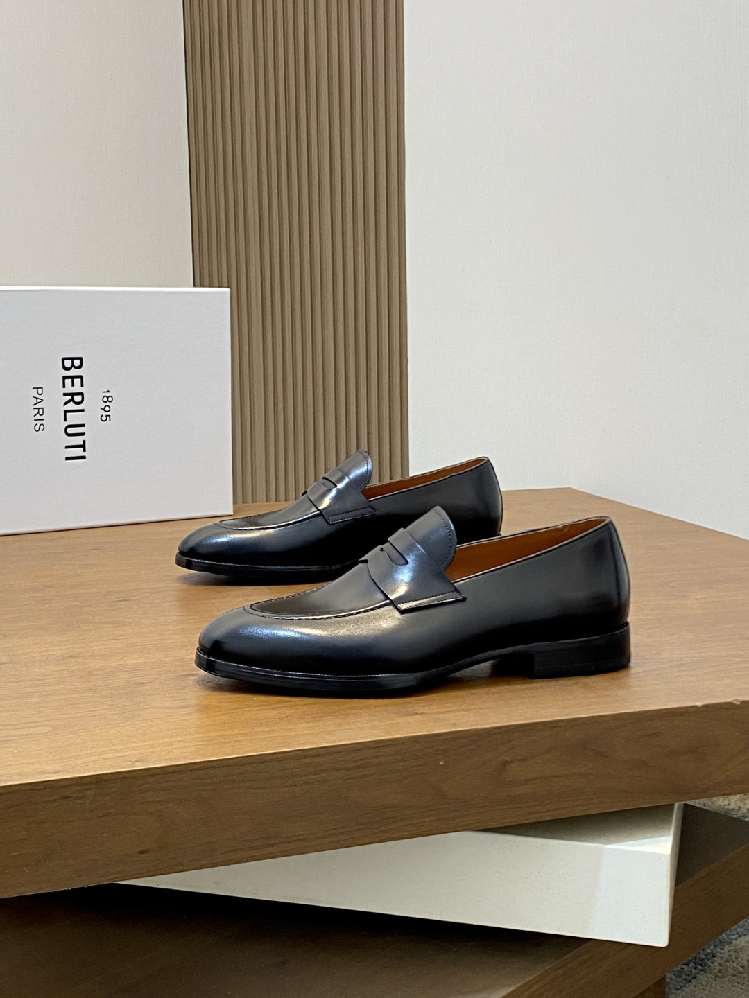 벨루티(Berluti) 하이엔드 수작업 파티나 드레스 슈즈 구두 신발