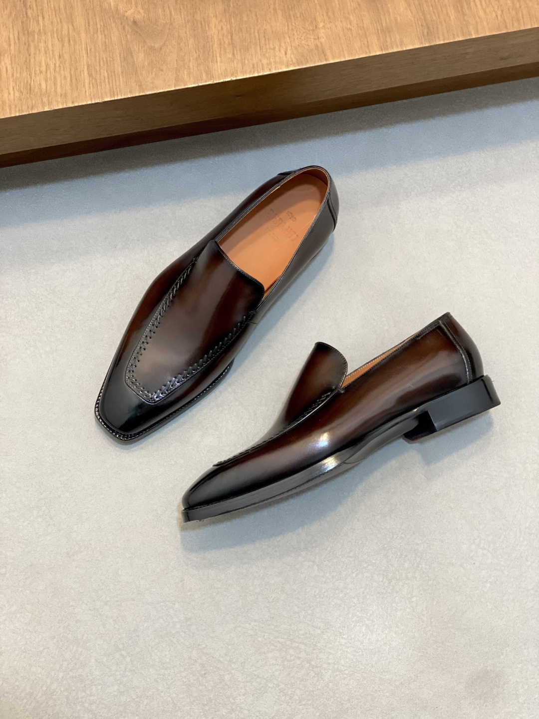 벨루티(Berluti) 하이엔드 수작업 파티나 드레스 슈즈 구두 신발