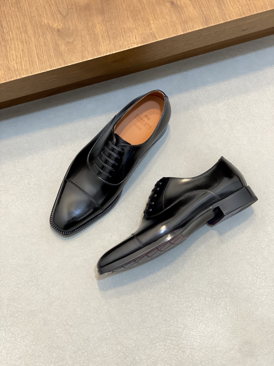 벨루티(Berluti) 하이엔드 수작업 파티나 드레스 슈즈 구두 신발