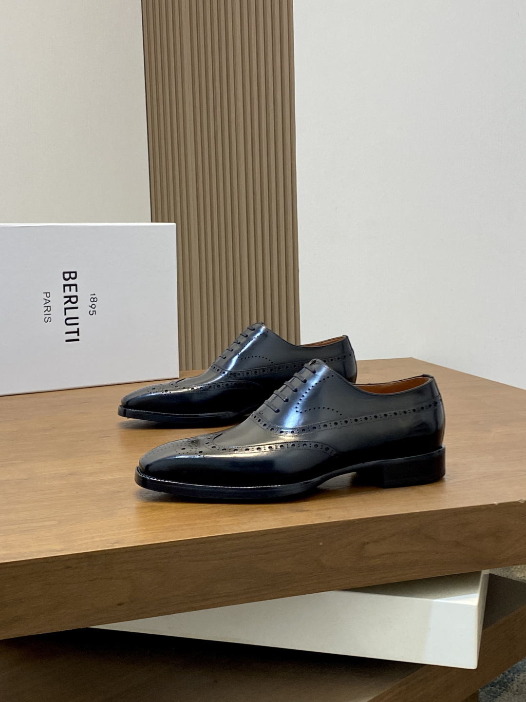 벨루티(Berluti) 하이엔드 수작업 파티나 드레스 슈즈 구두 신발