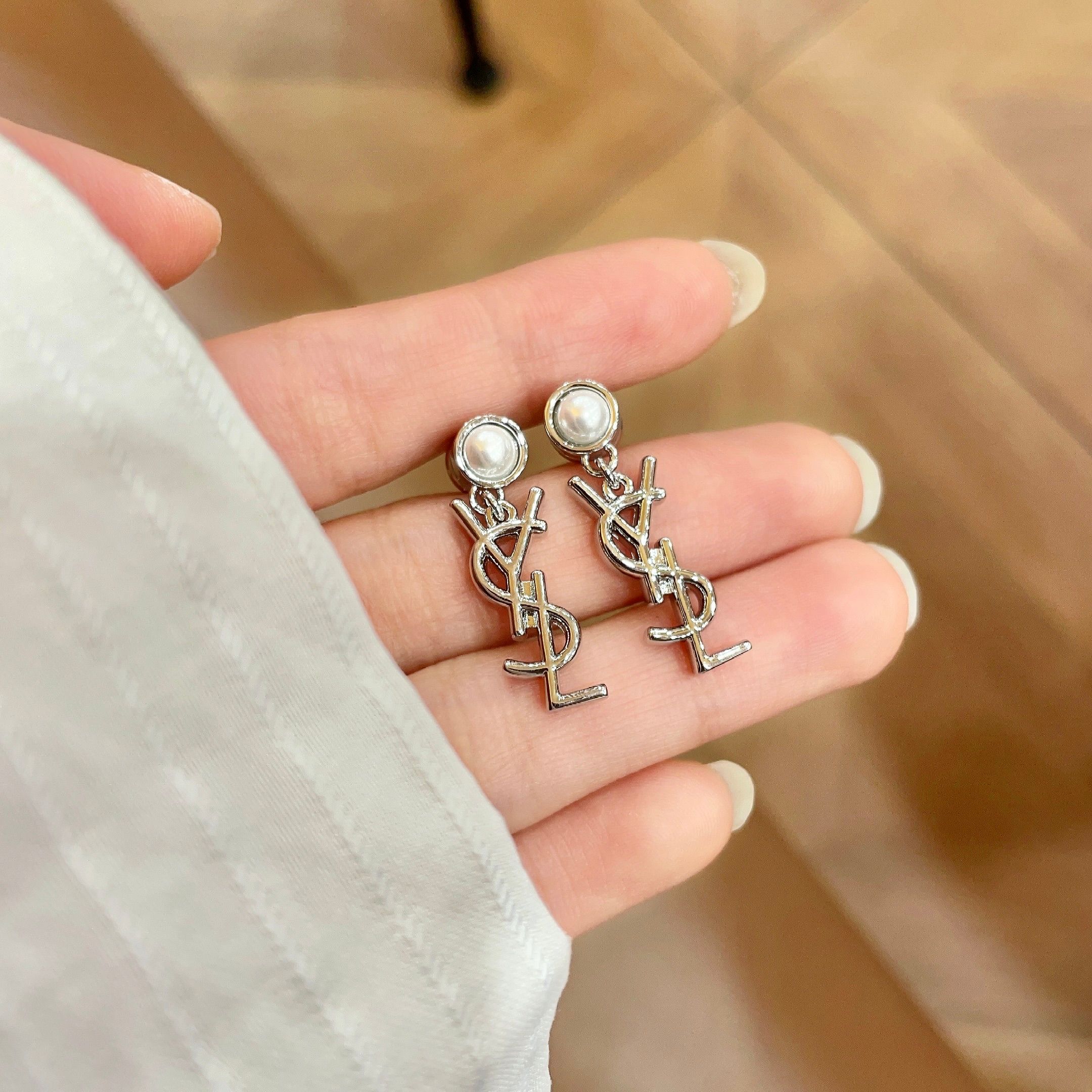 생로랑(YSL) 귀걸이 악세사리