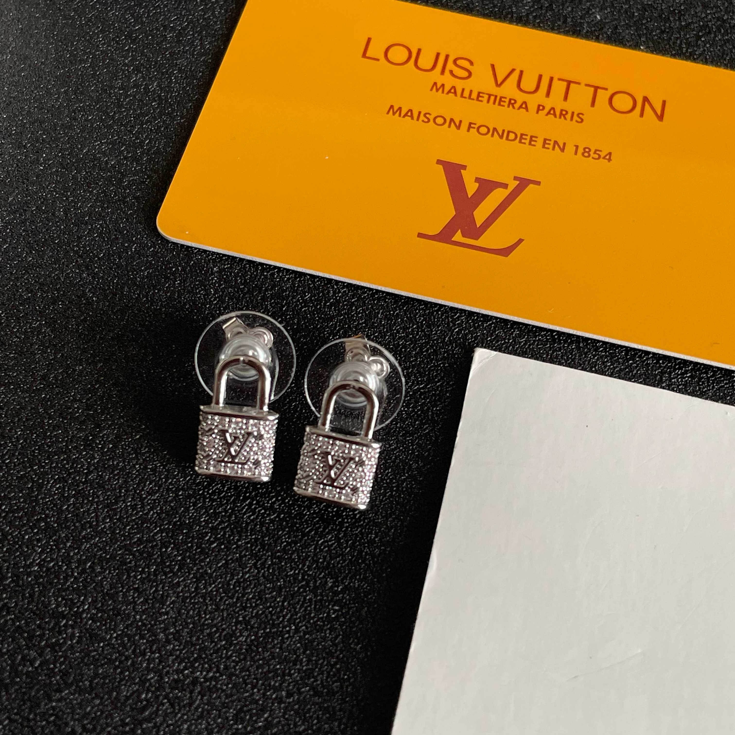 루이비통(LV) 귀걸이 악세사리