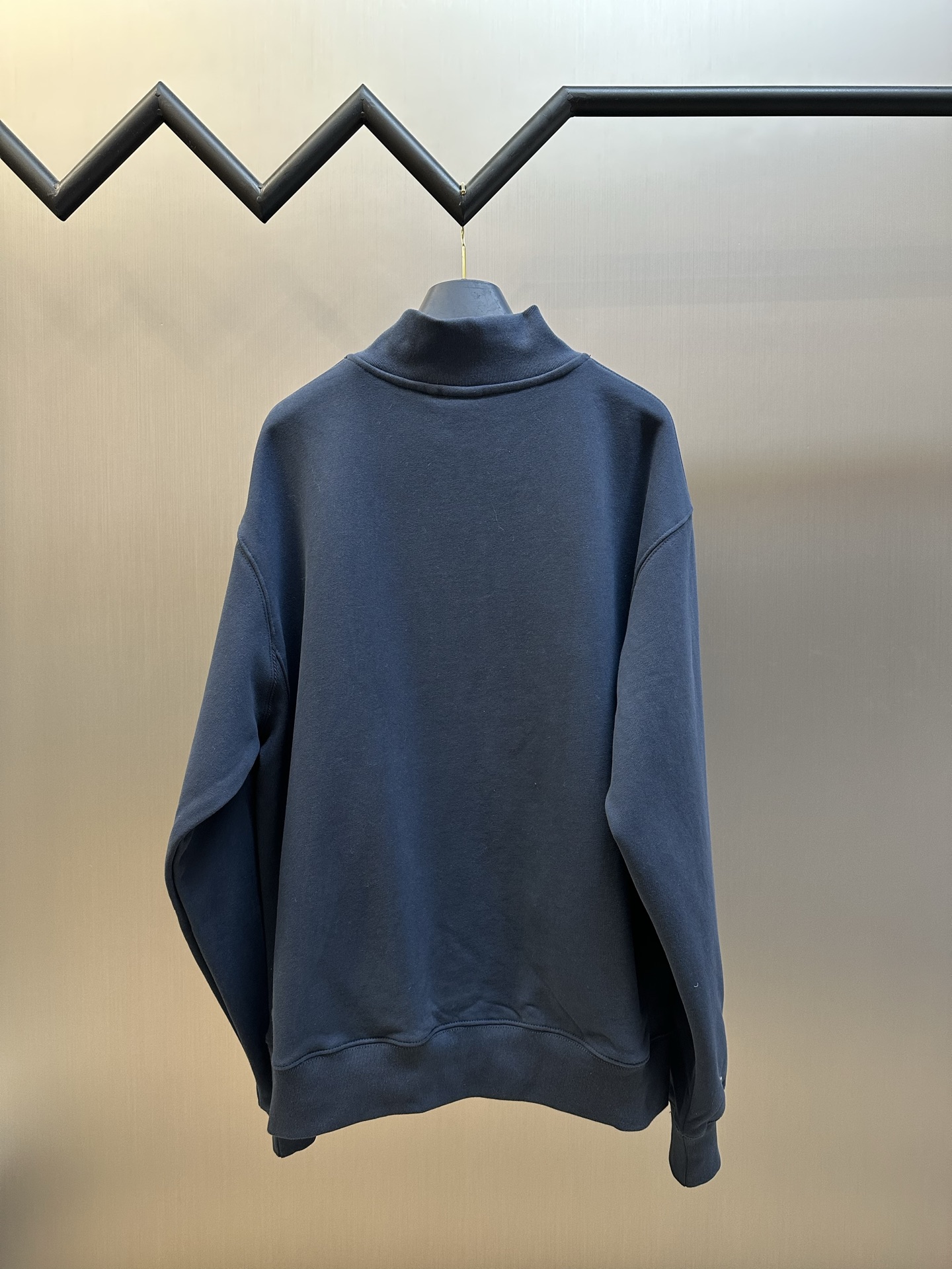 디올(DIOR) 하프 지퍼 로고 스웨트셔츠 의류