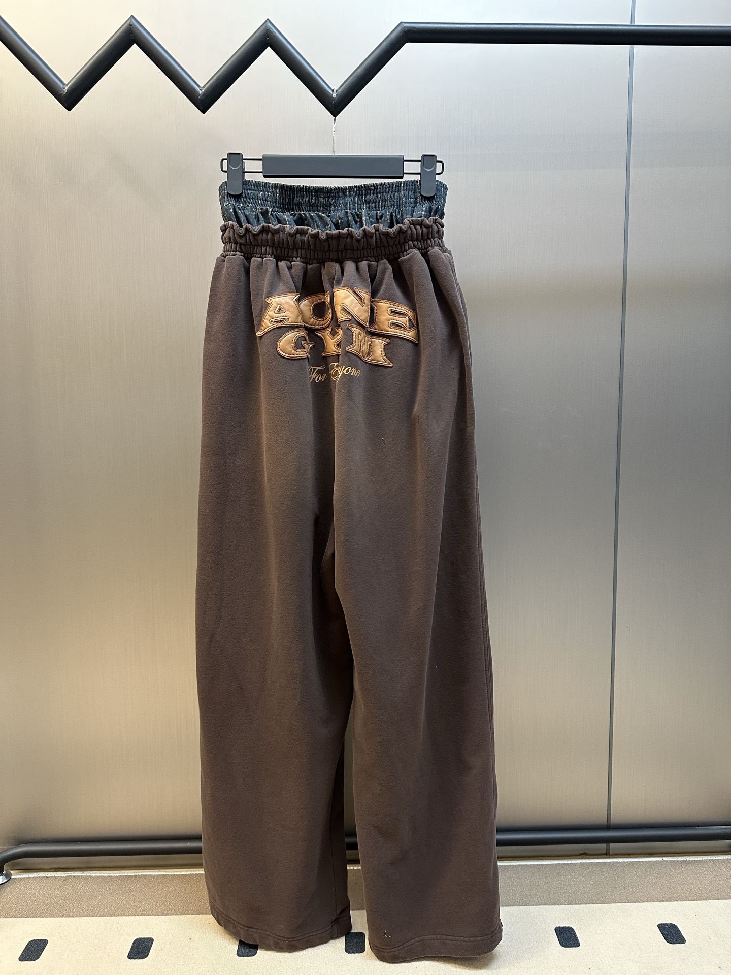 아크네(Acne studios) 로고 레이어드 스타일 롱 팬츠 의류