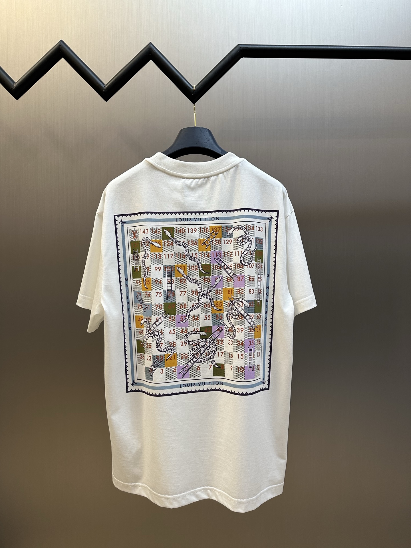 루이비통(LV) 스네이크 그래픽 프린트 크루넥 반소매 티셔츠 의류