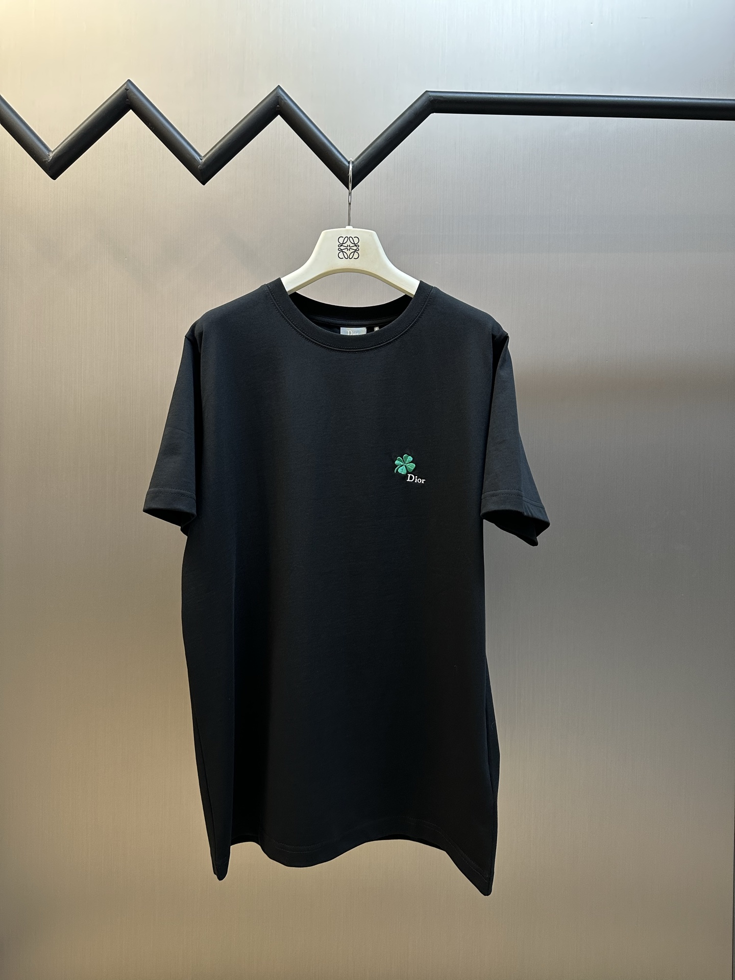 디올(DIOR) 네잎클로버 자수 반팔 의류