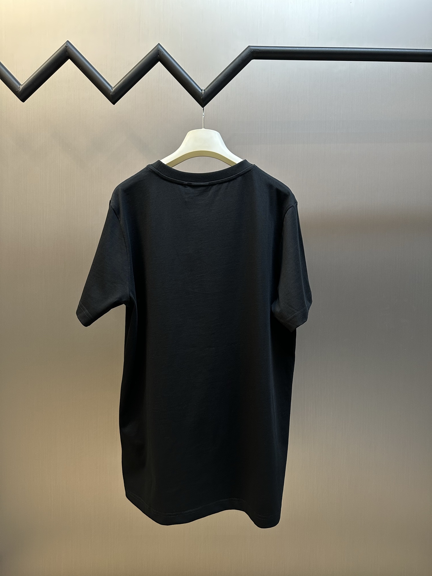 디올(DIOR) 네잎클로버 자수 반팔 의류