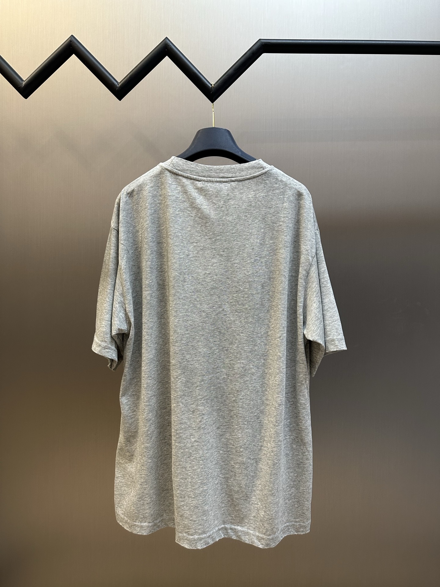 아크네(Acne studios) 스프레이 워싱 로고 반팔 의류