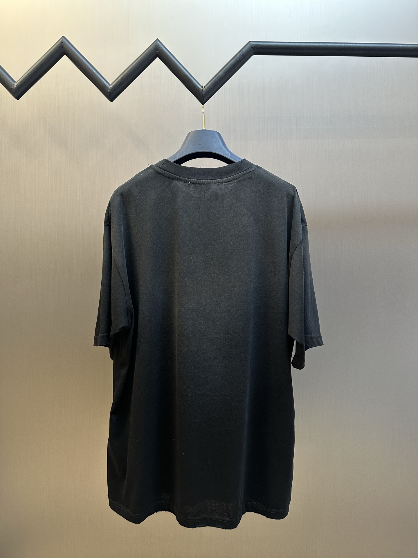 아크네(Acne studios) 스프레이 워싱 로고 반팔 의류