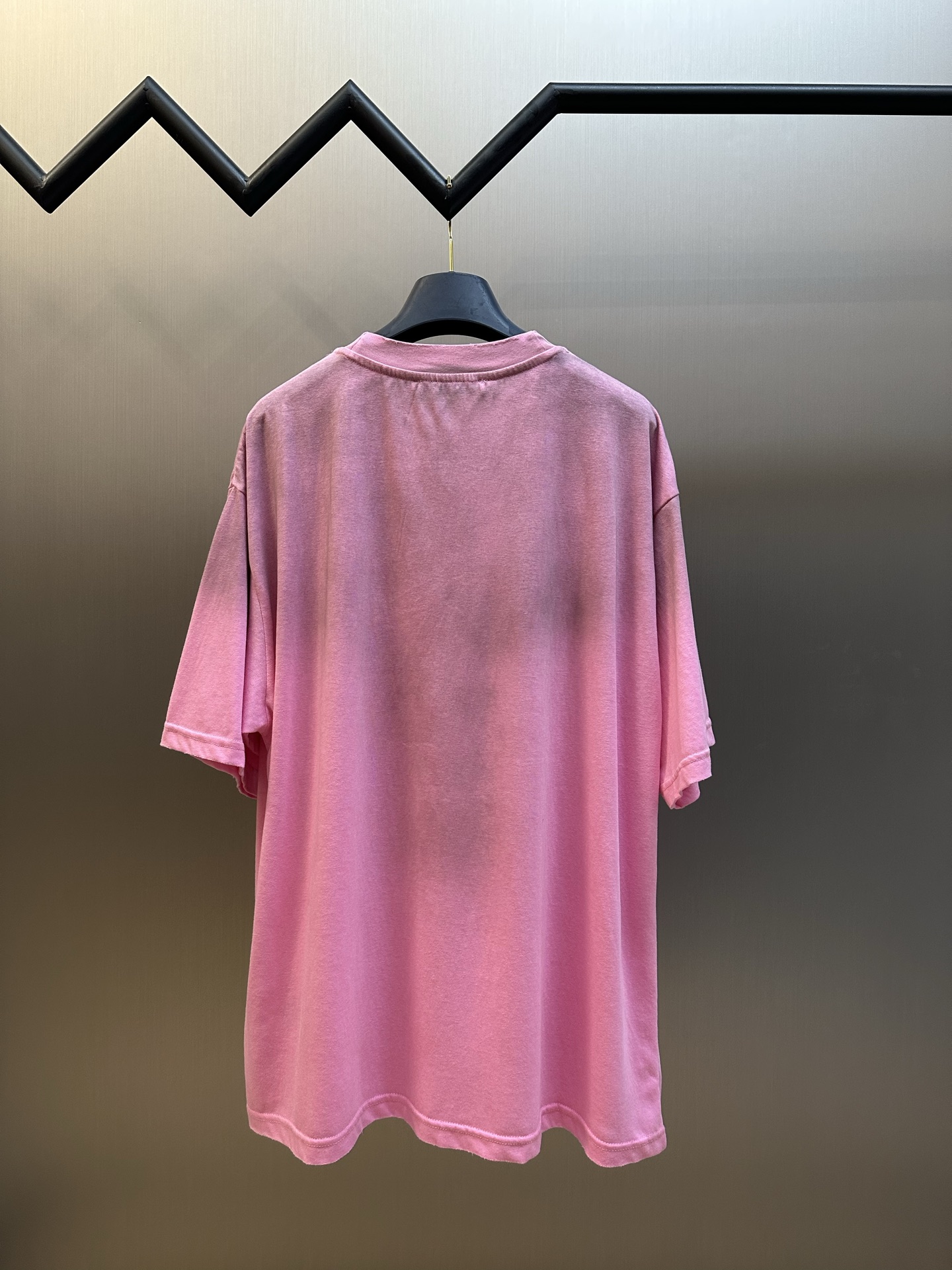 아크네(Acne studios) 스프레이 워싱 로고 반팔 의류