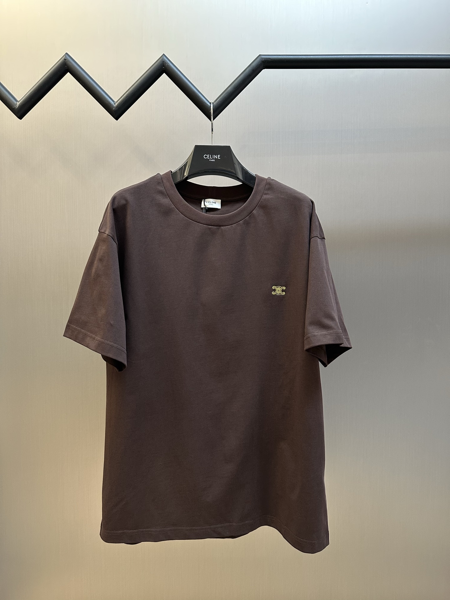 셀린느(Celine) 클래식 트리옹프 배색 자수 반팔 의류