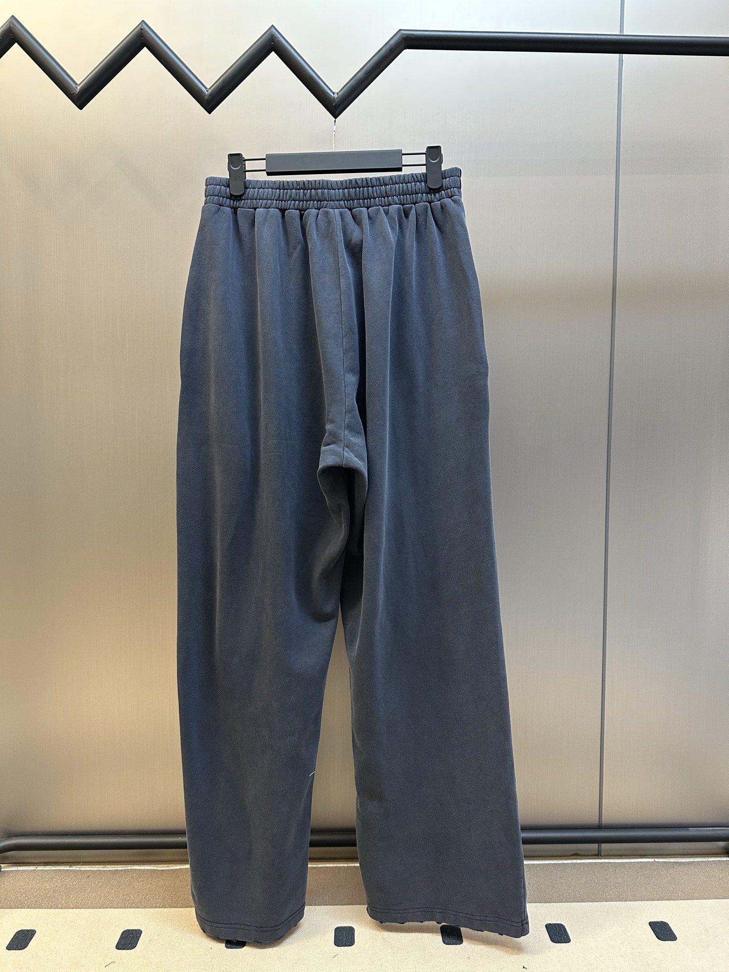 발렌시아가(Balenciaga) 테이프 레터링 빈티지 팬츠 의류