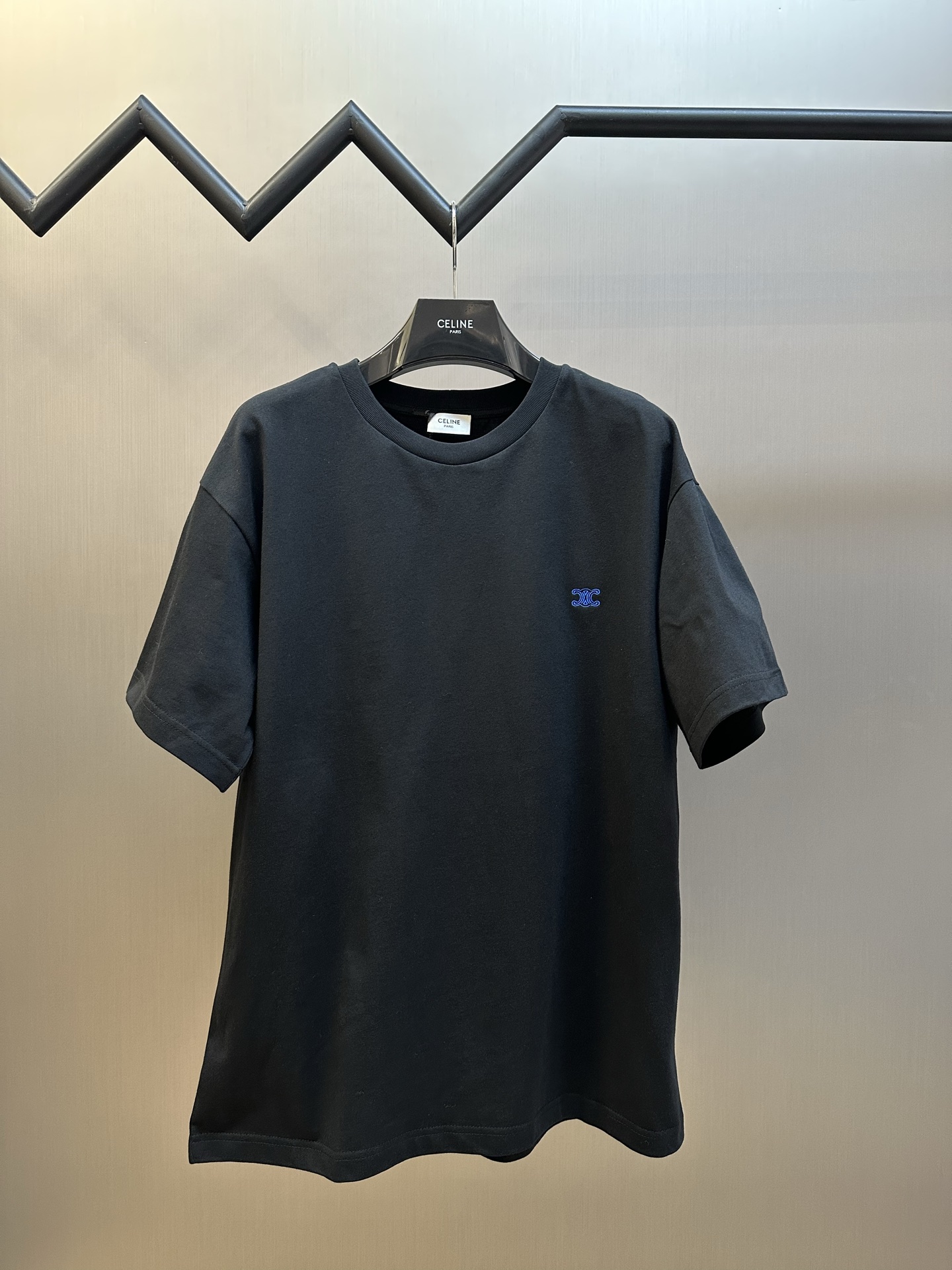 셀린느(Celine) 클래식 트리옹프 배색 자수 반팔 의류