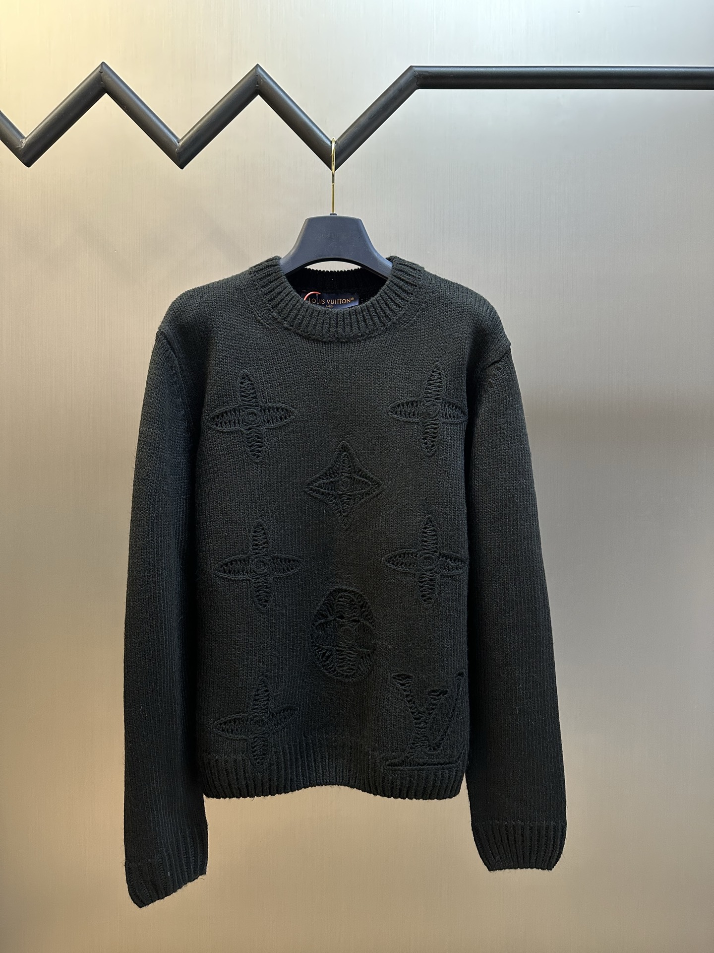 루이비통(LV) 레터링 펀칭 니트 의류