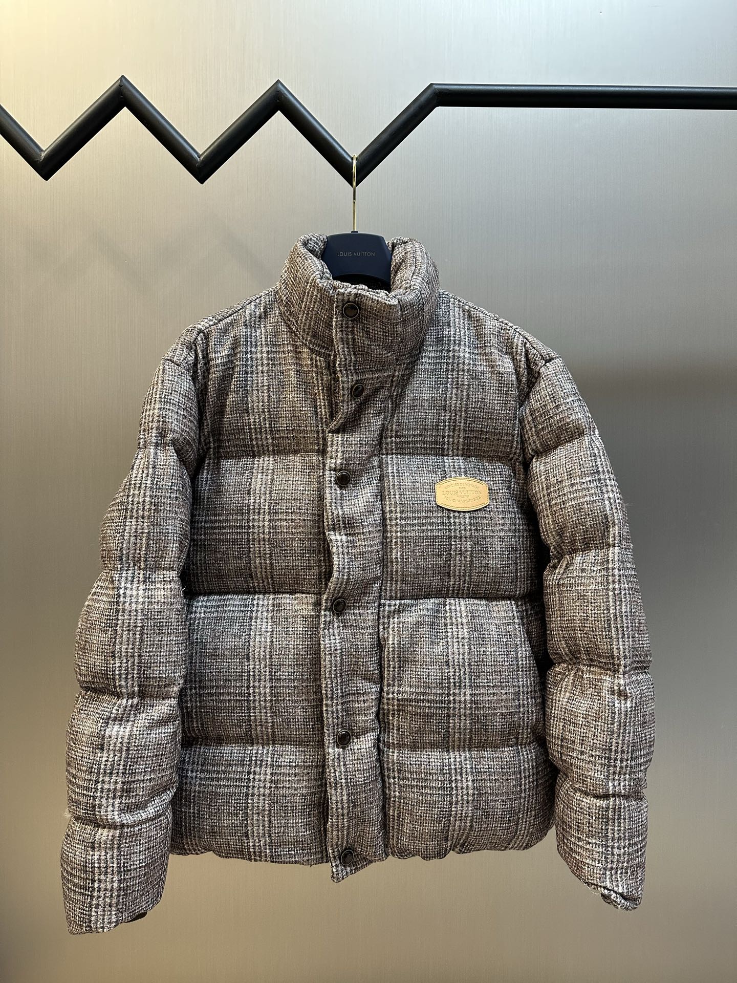 루이비통(LV)  스탠드 칼라 체크 트위드 패딩 의류