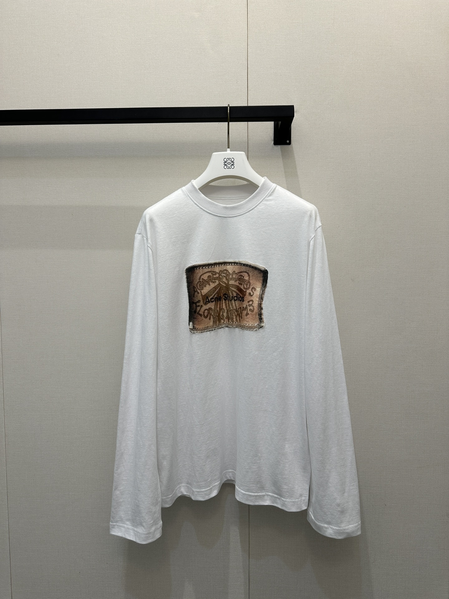 아크네 스튜디오(Acne Studios) 로고 빈티지 그래픽 긴팔 티셔츠 의류