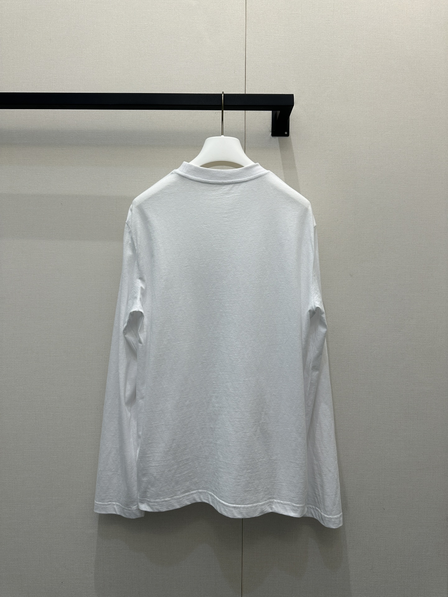 아크네 스튜디오(Acne Studios) 로고 빈티지 그래픽 긴팔 티셔츠 의류