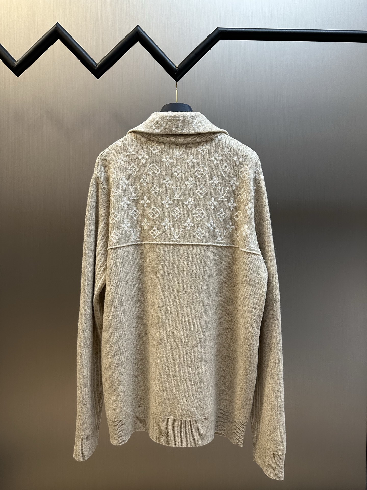 루이비통(LV) 메리노 울 하프 집업 니트 의류