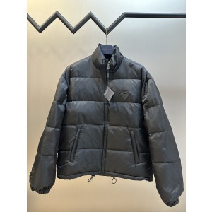 프라다(PRADA) 스탠드 칼라 지퍼 다운 재킷 의류