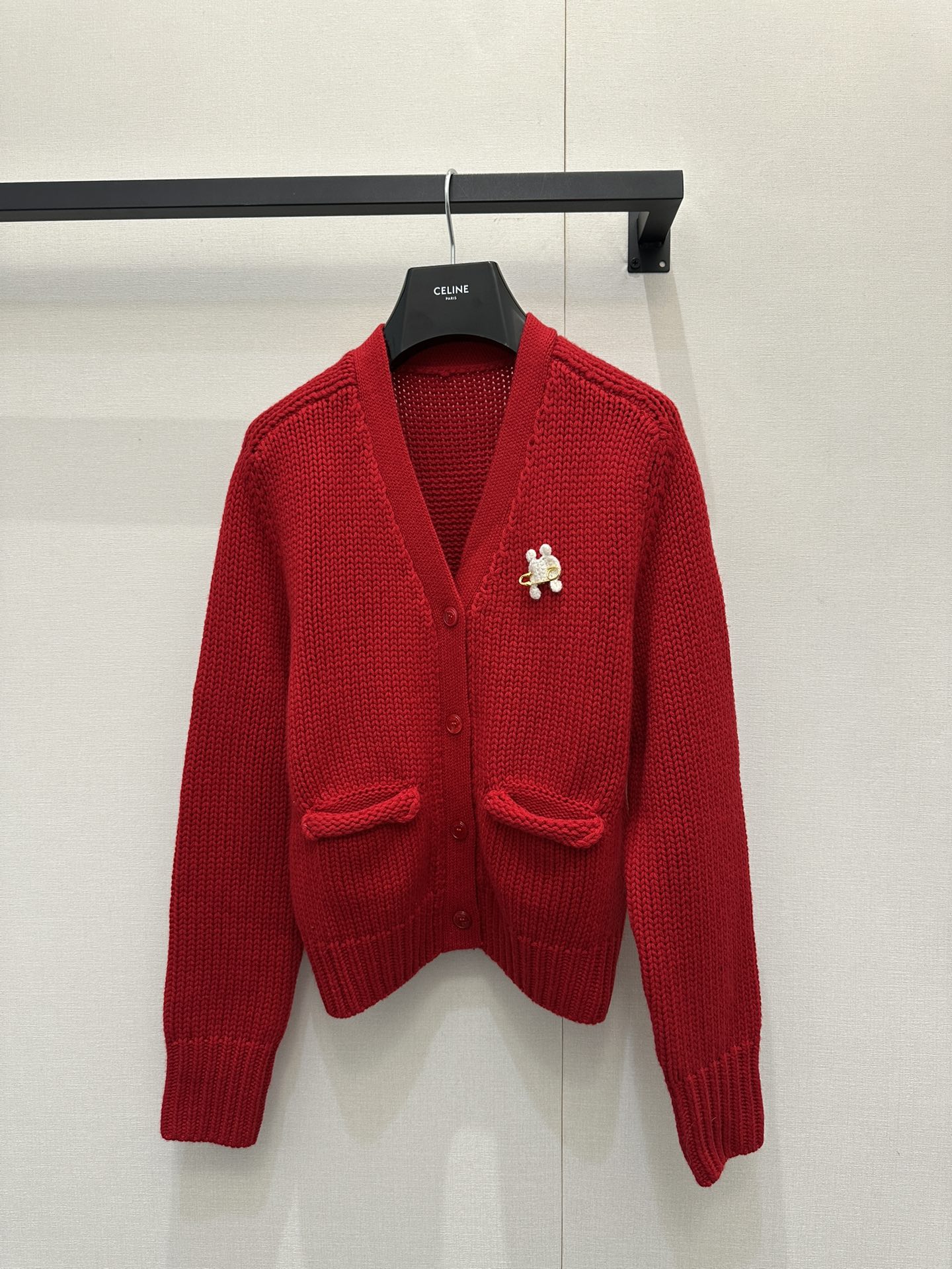 셀린느(CELINE) 화이트 & 레드 트리오페 캐시미어 가디건 의류