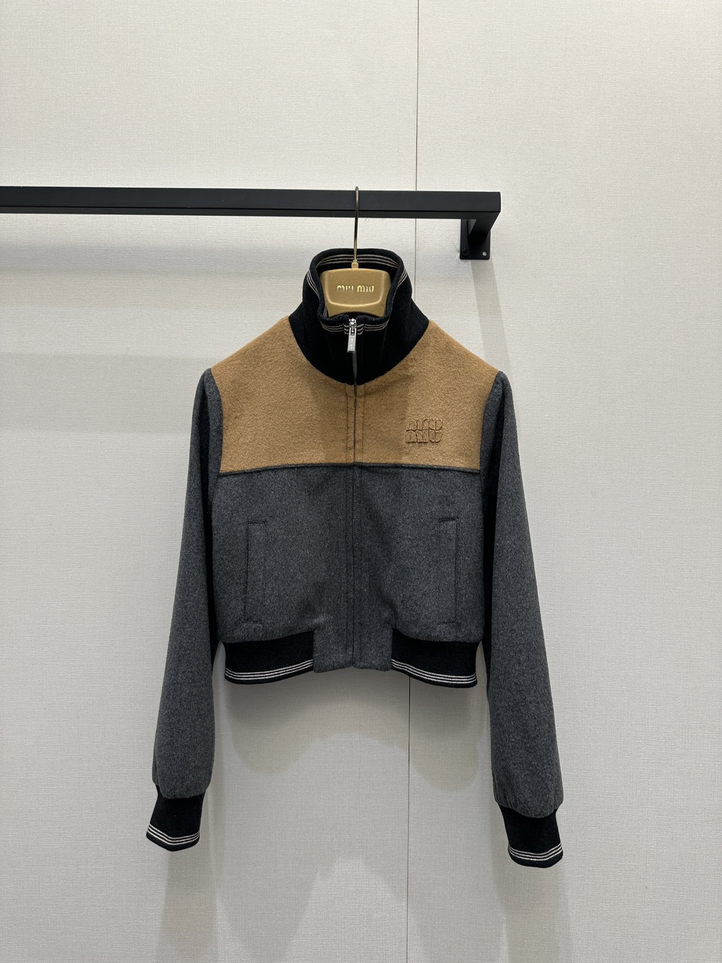 miumiu 미우미우 워크웨어 캐시미어 크롭 자켓 재킷 의류