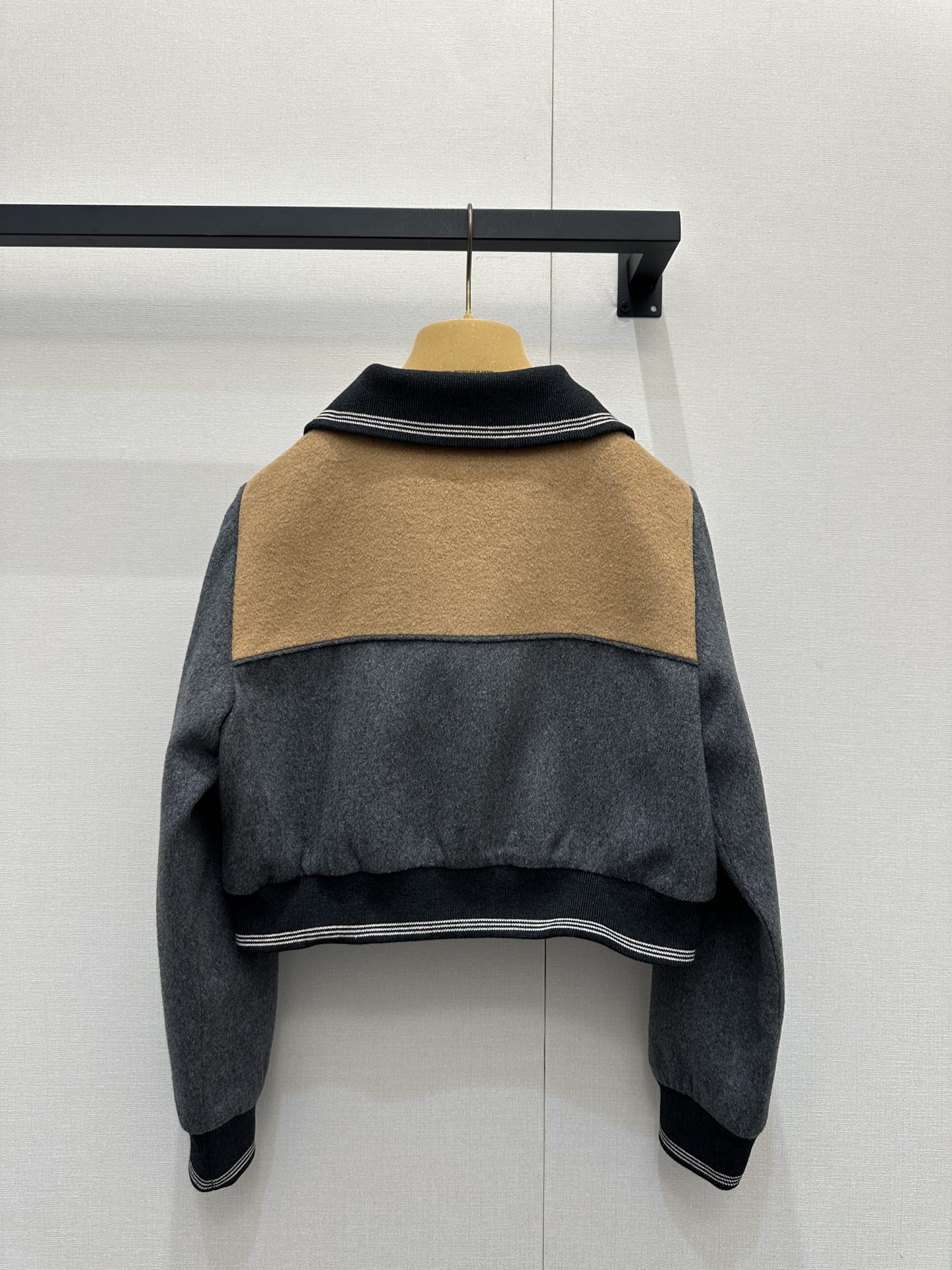 miumiu 미우미우 워크웨어 캐시미어 크롭 자켓 재킷 의류