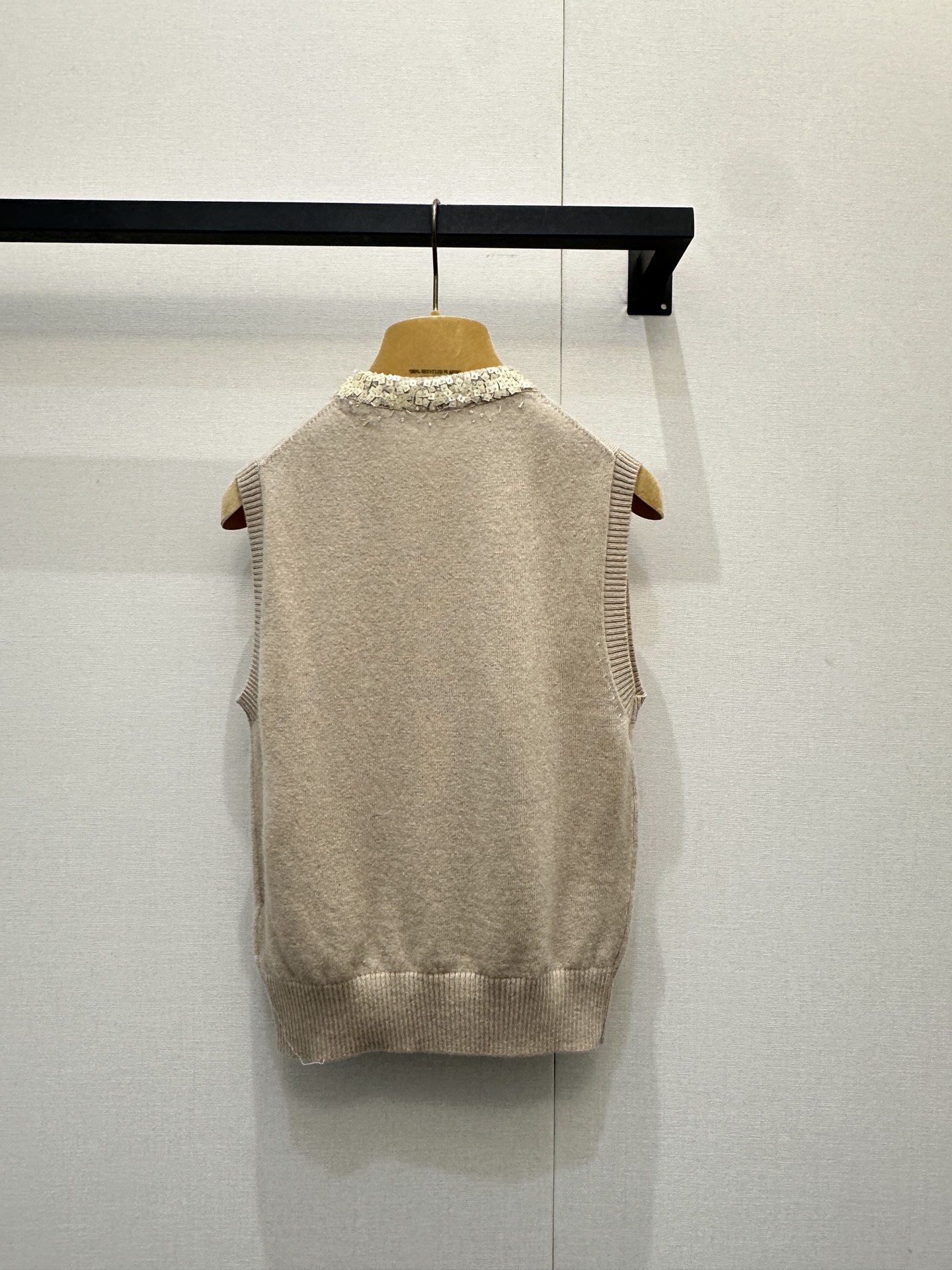 miumiu 미우미우 시퀸 플라워 자수 캐시미어 니트 베스트 조끼 의류