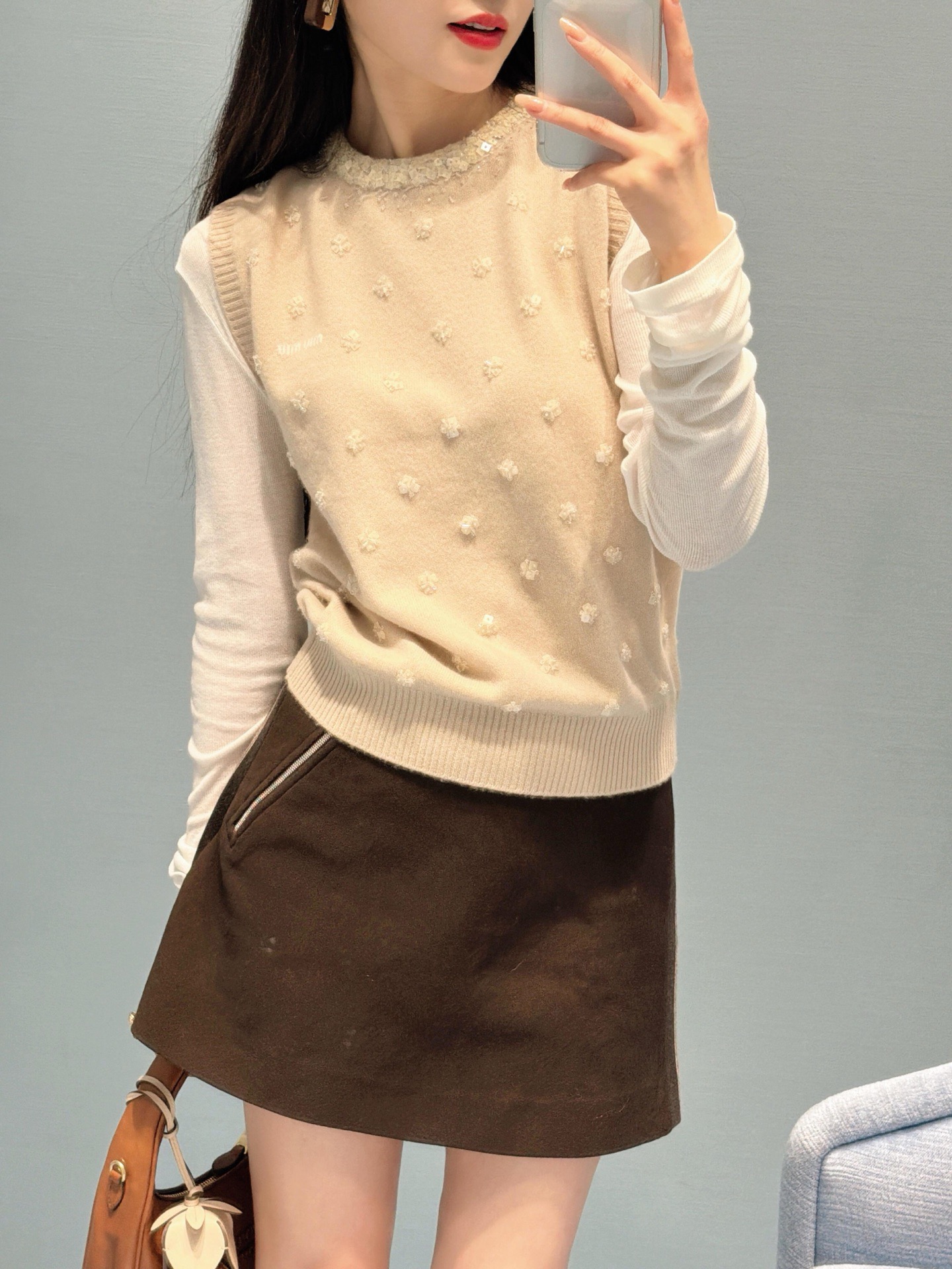 miumiu 미우미우 시퀸 플라워 자수 캐시미어 니트 베스트 조끼 의류