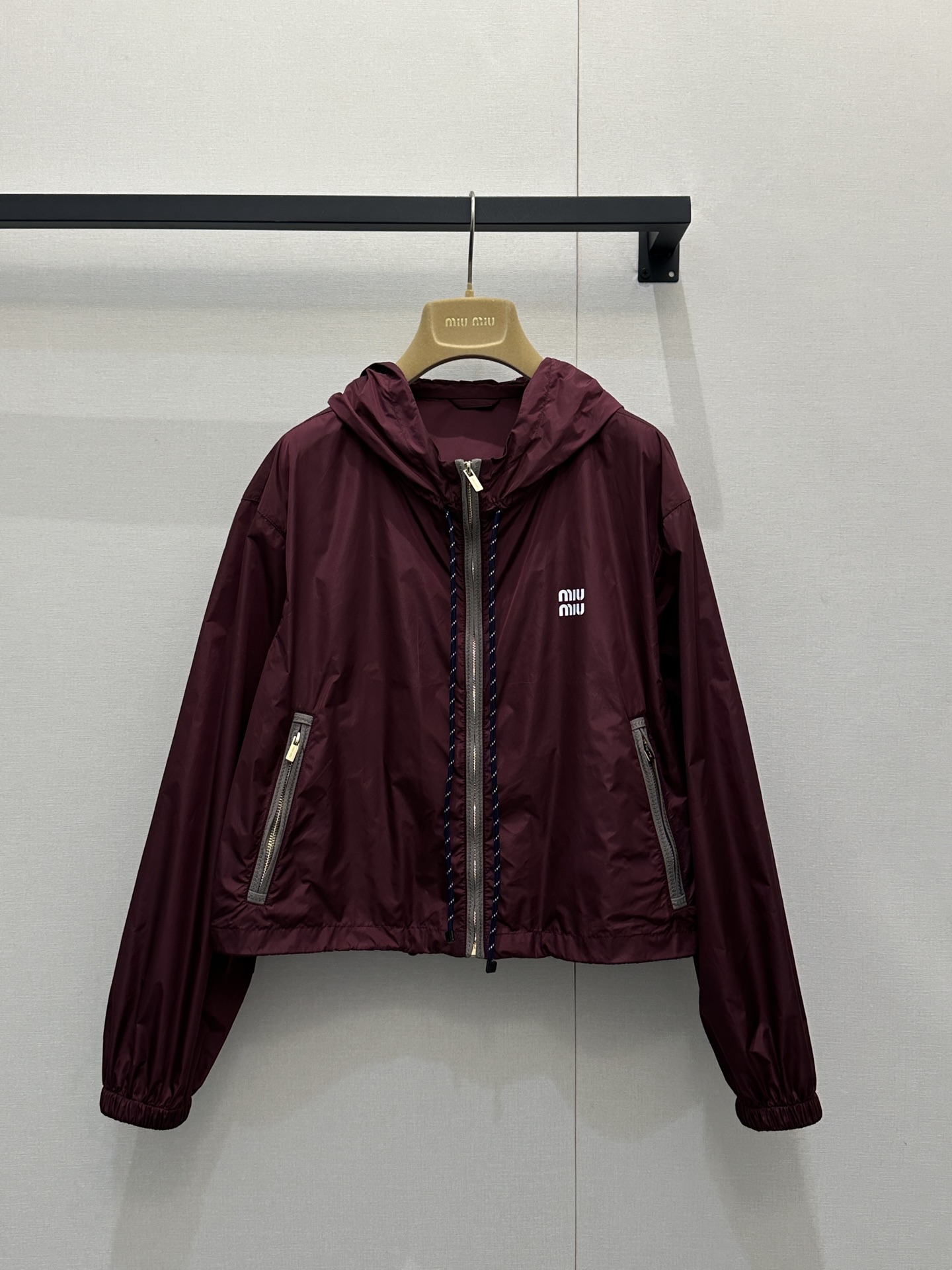 MiuMiu 미우미우 리나일론 후드 자켓 재킷 & 팬츠 바지 셋업 세트 의류