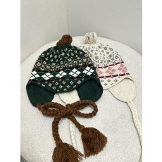 MiuMiu 미우미우 페어아일 테슬 비니 모자