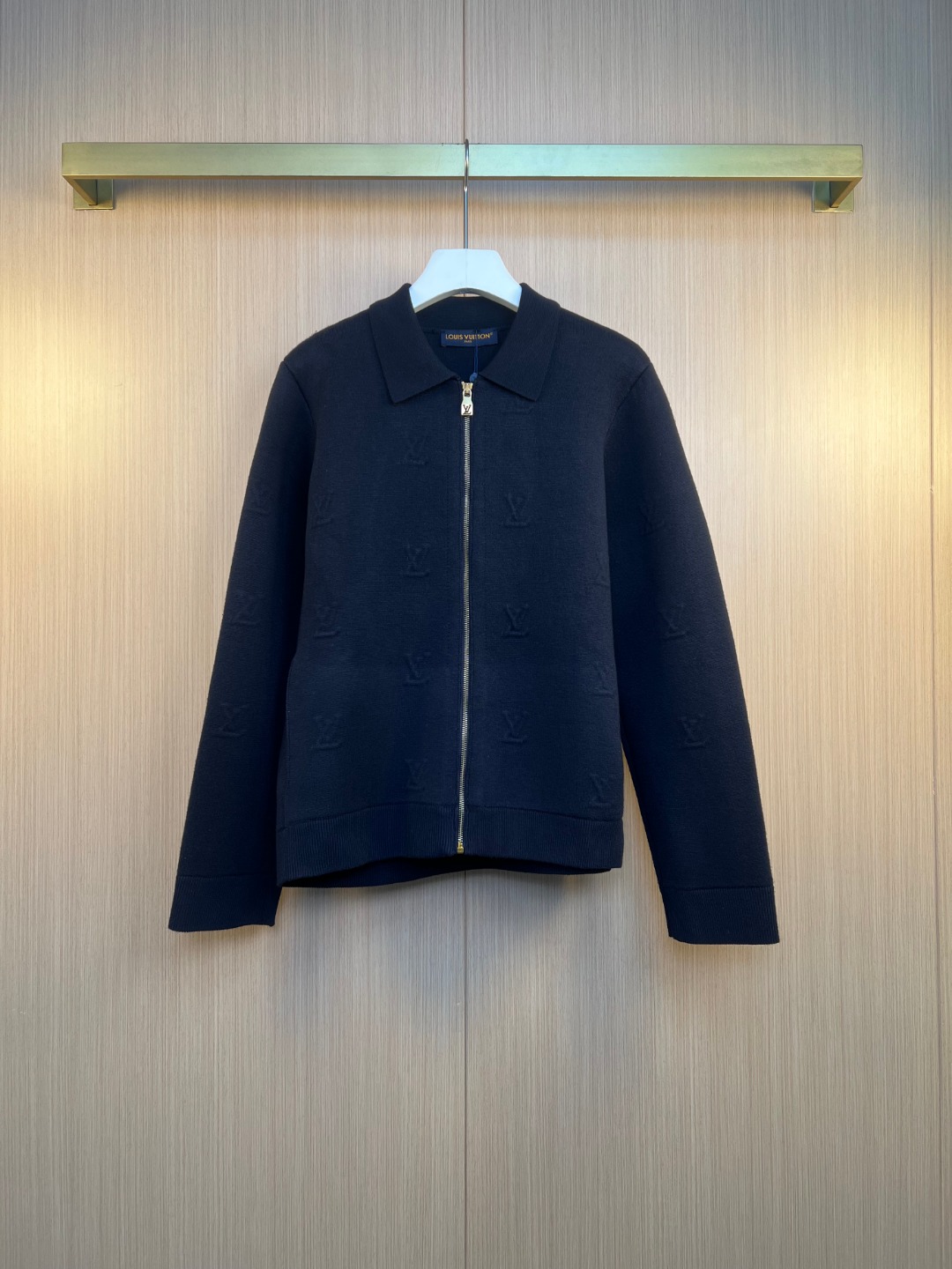 루이비통(LV) 칼라 니트 롱슬리브 아우터 의류