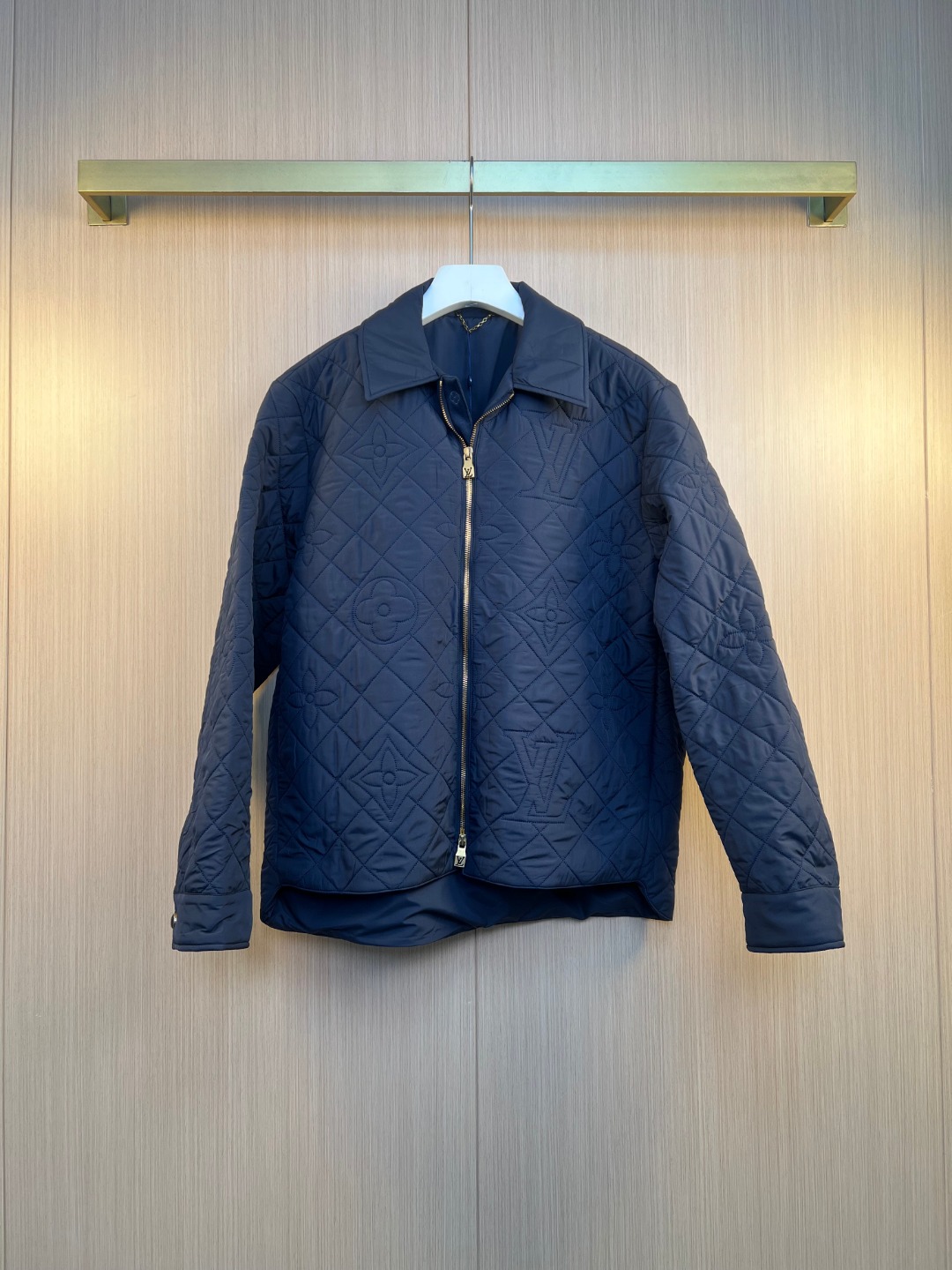 루이비통(LV) 칼라 롱슬리브 재킷패딩 의류