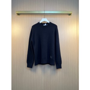 버버리(BURBERRY) 솔리드 컬러 라운드넥 캐시미어 니트 스웨터 의류
