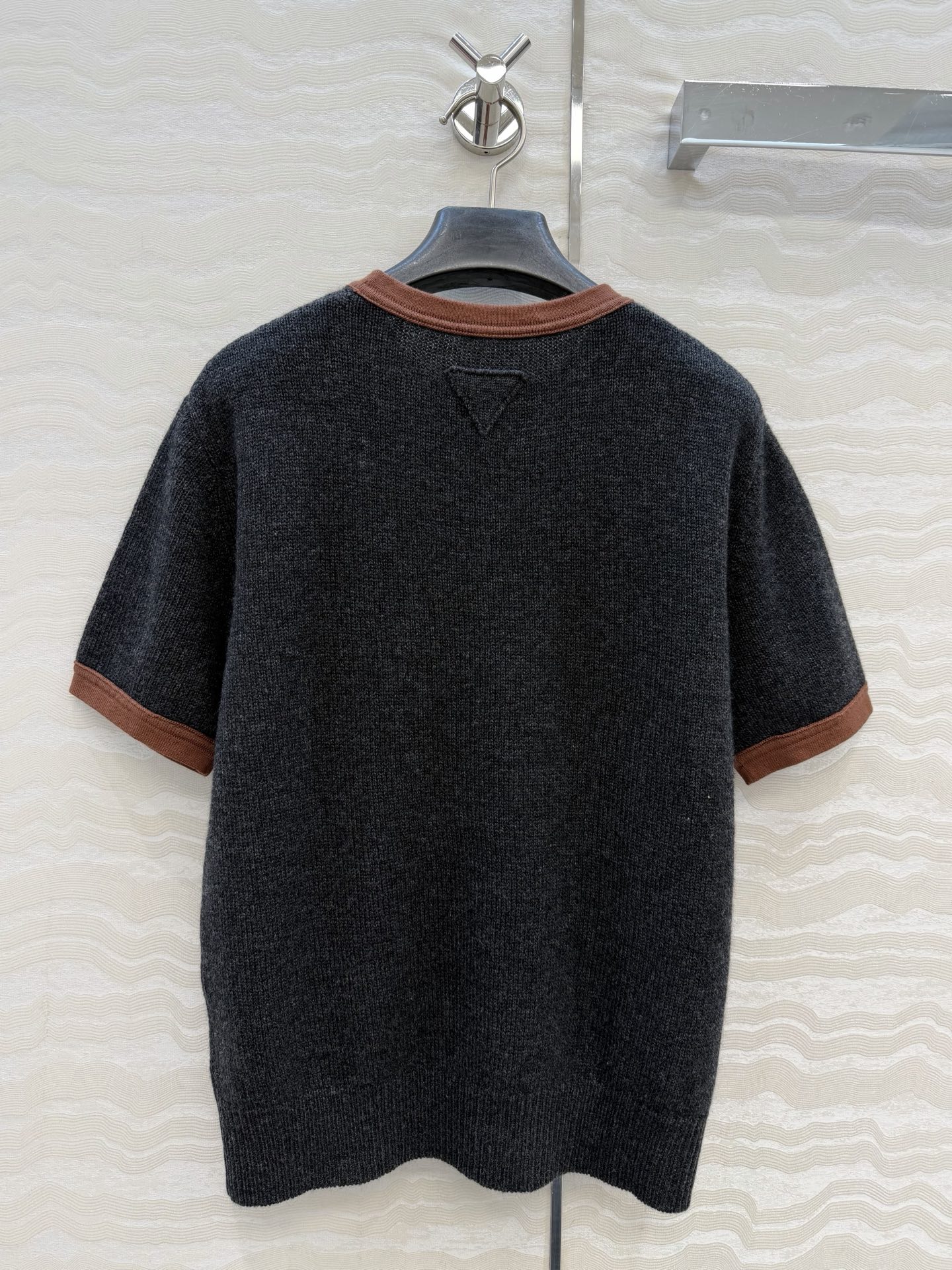 PRADA 프라다 캐시미어 배색 링거 반팔 니트 의류