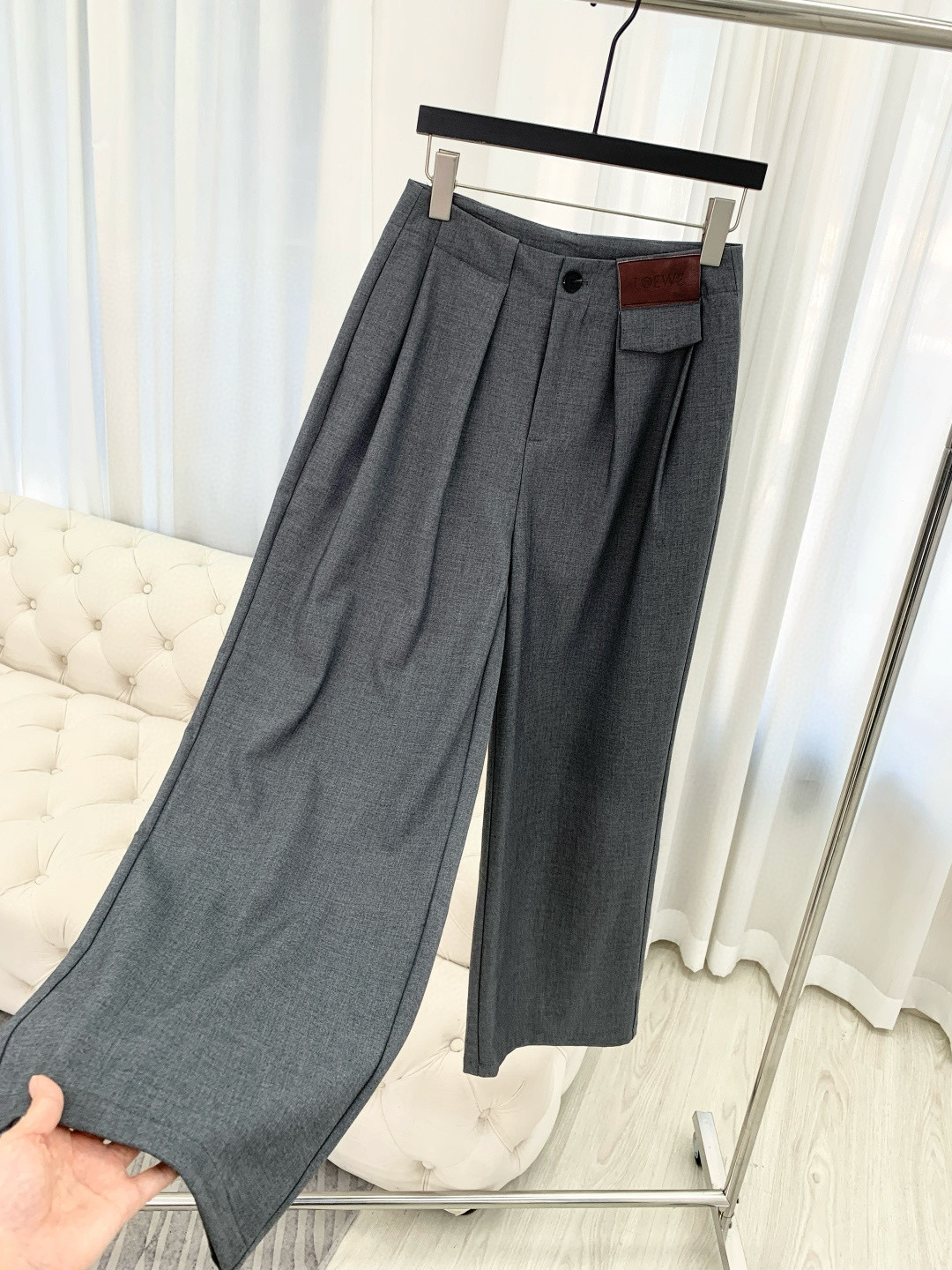 Loewe 로에베 데미지 가죽 패치 와이드 슬랙스 팬츠 바지 의류