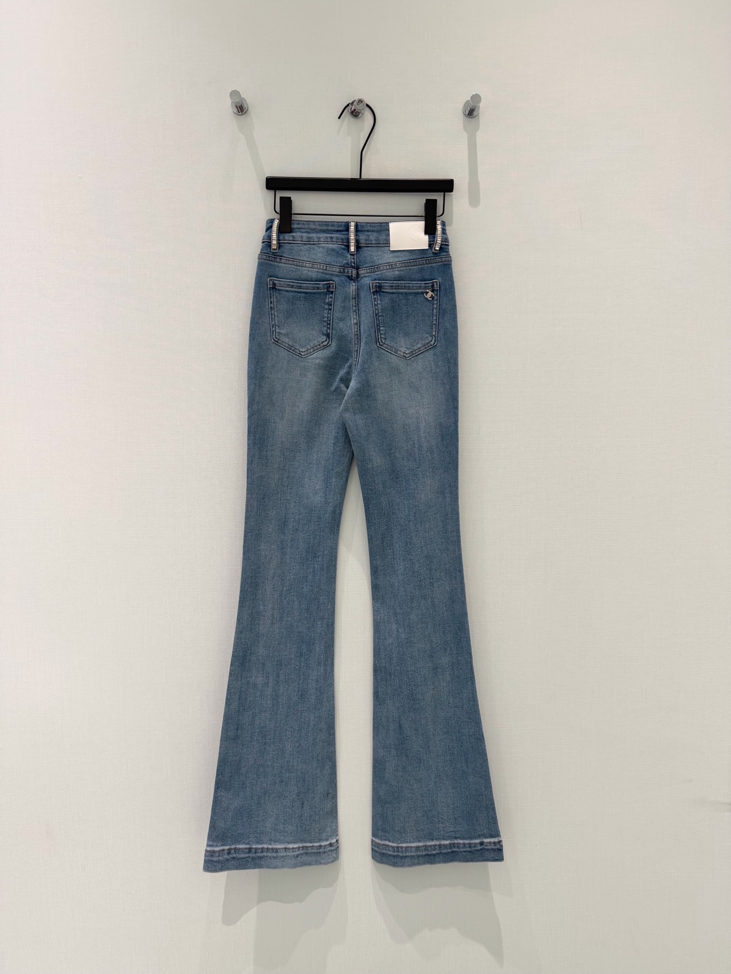 Chanel 샤넬 쥬얼리 큐빅 버튼 세미 부츠컷 데님 팬츠 청바지 의류