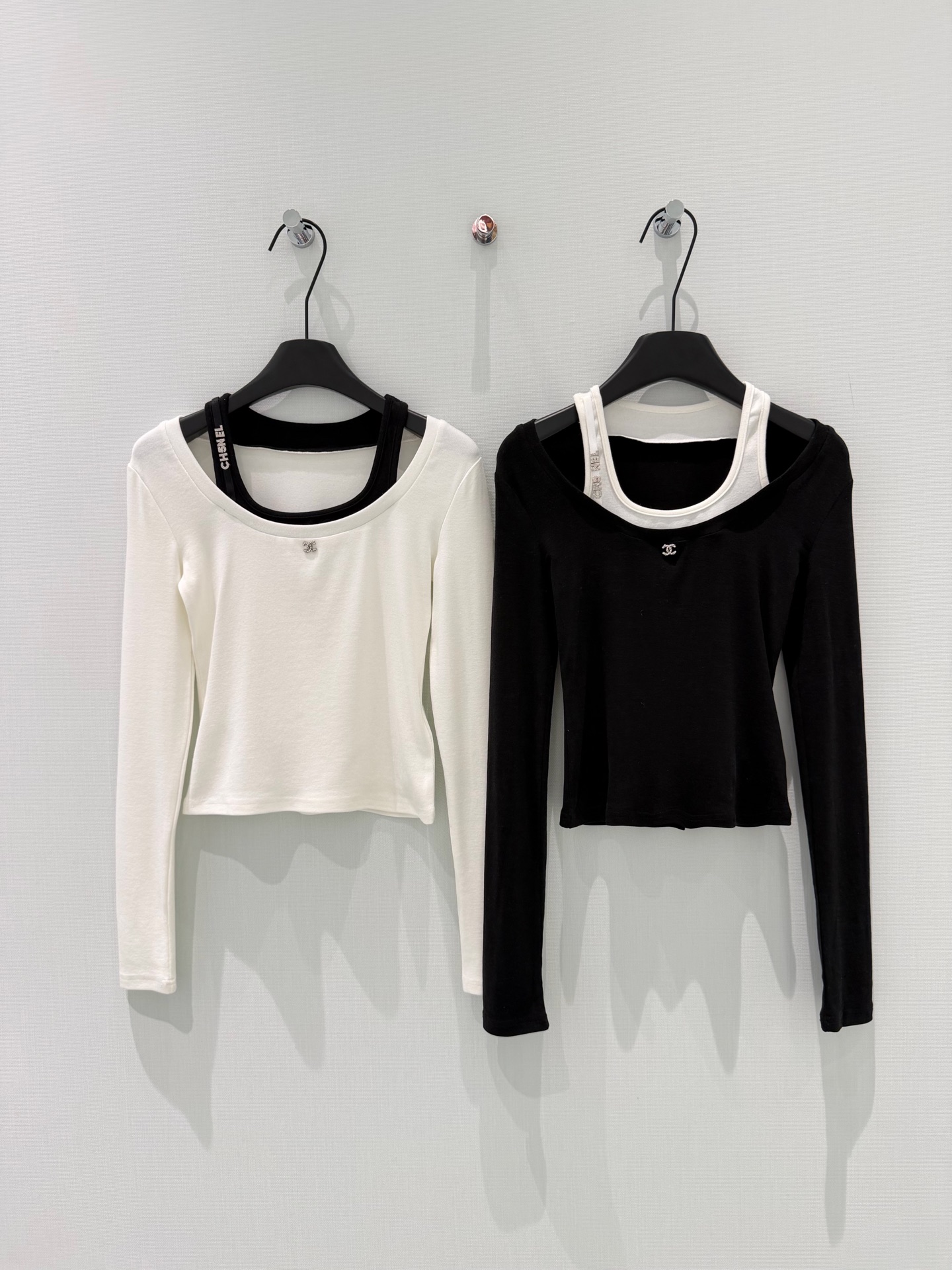 Chanel 샤넬 텐셀 울 레이어드 쥬얼리 버튼 긴팔 티셔츠 의류