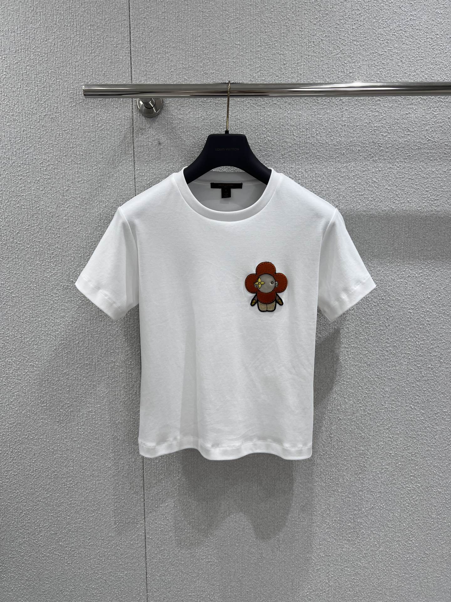 Louis Vuitton(루이비통) LV 카툰 그래픽 3D 입체 자수 반팔 티셔츠 의류