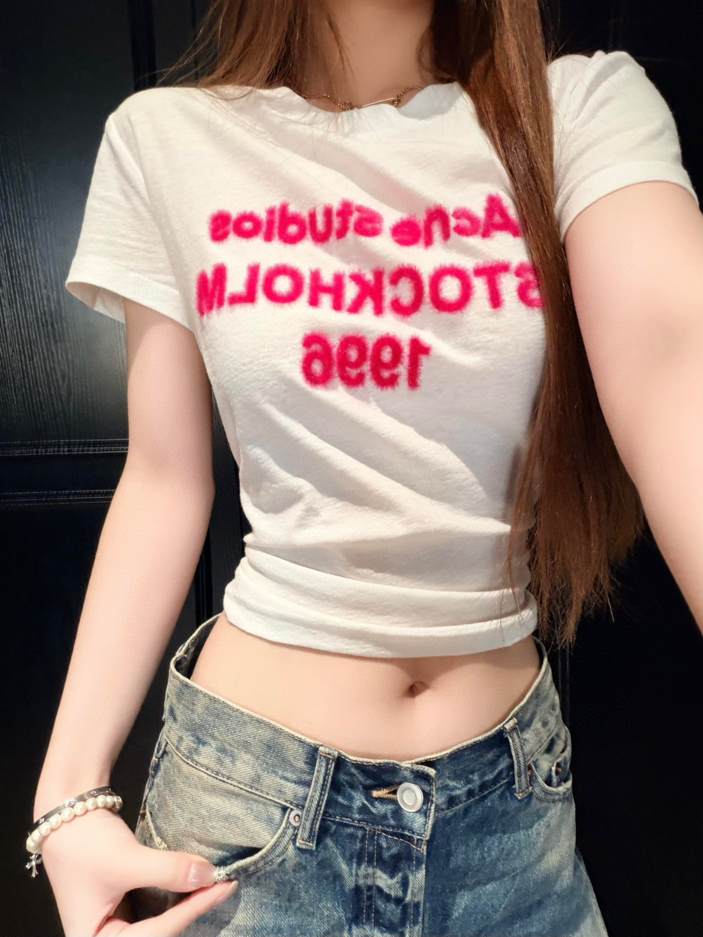 아크네 스튜디오(Acne Studios) 1996 입체 로고 크롭 반팔 티셔츠 의류