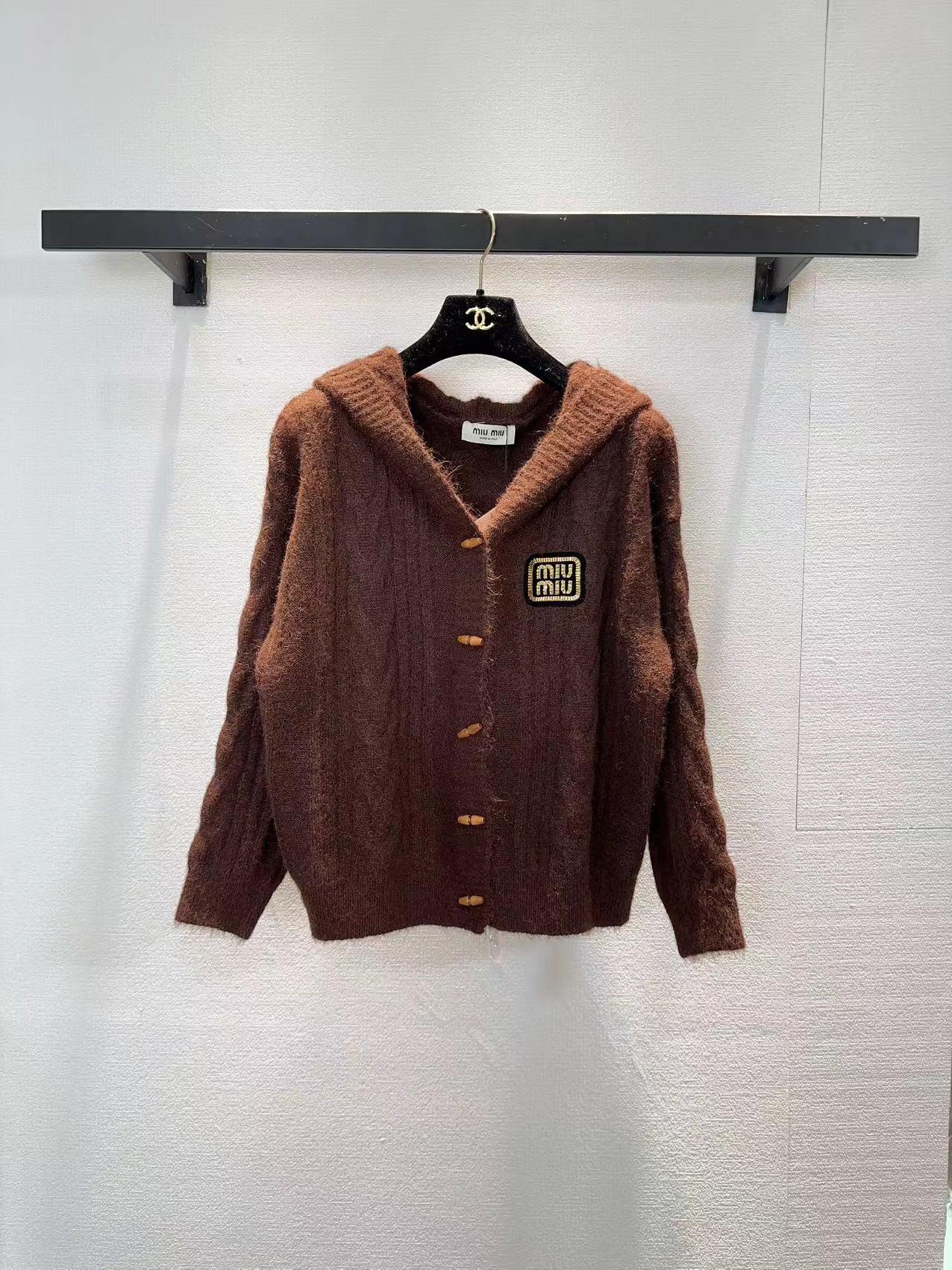 miumiu 미우미우 데일리 포인티드 니트 가디건 의류