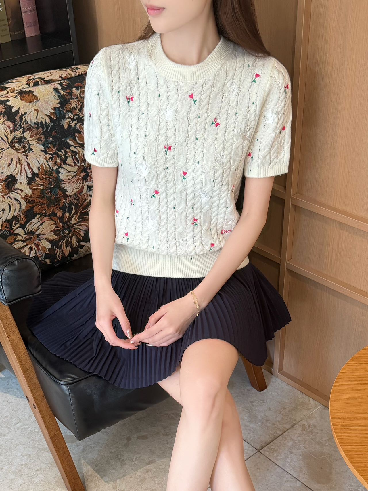 Dior CD 디올 스트로베리(딸기) 자수 포인트 니트 반팔 의류