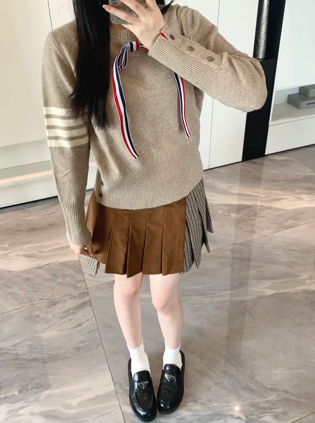 Thom Browne TB 톰브라운 메라드 컬러 니트 & 리본 브로치 의류