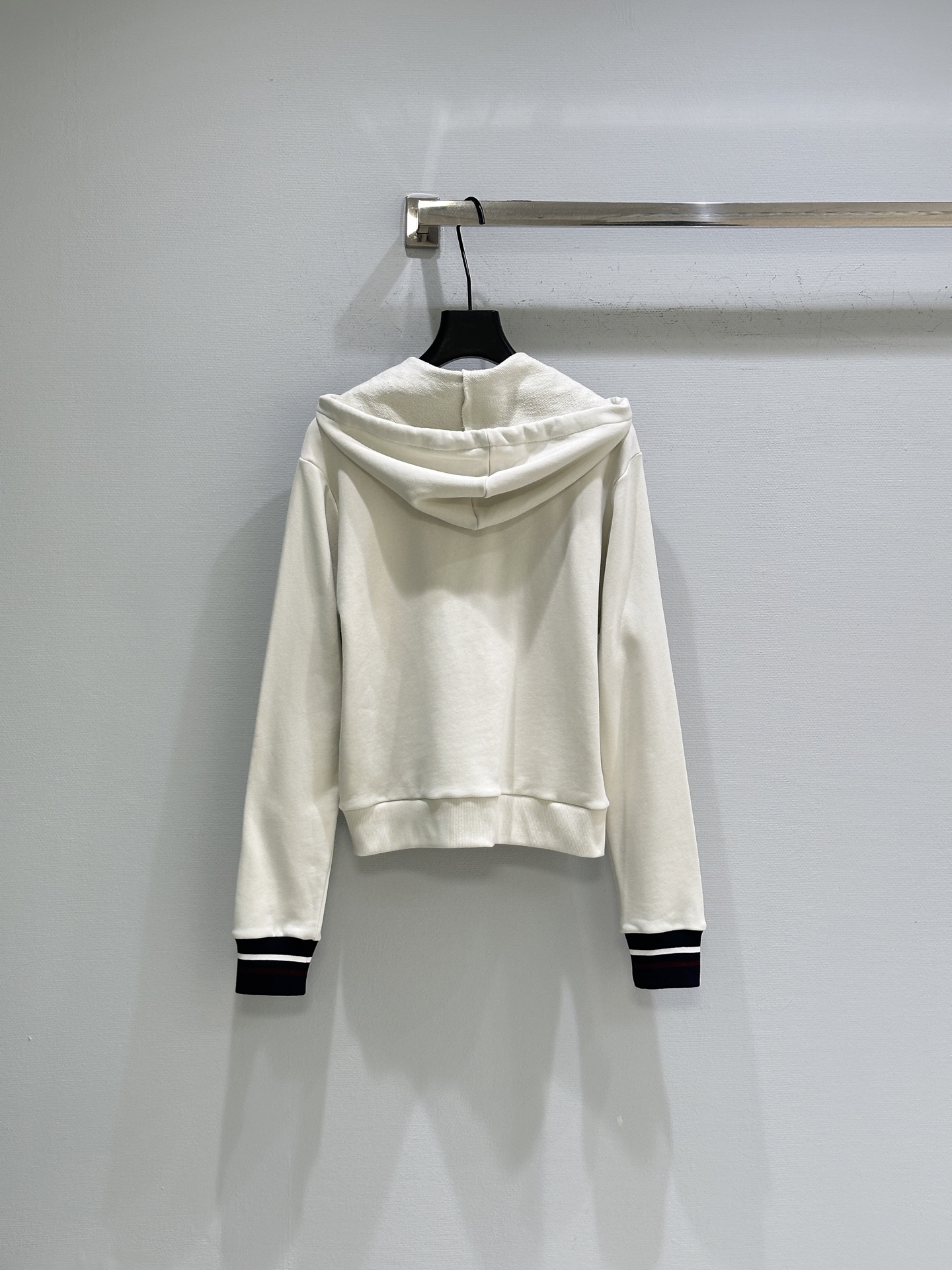 PRADA 프라다 소매 배색 라벨 포인트 후드 집업 자켓 재킷 아우터 의류