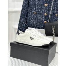 프라다(PRADA) 클래식 트라이앵글 커플 스니커즈 신발