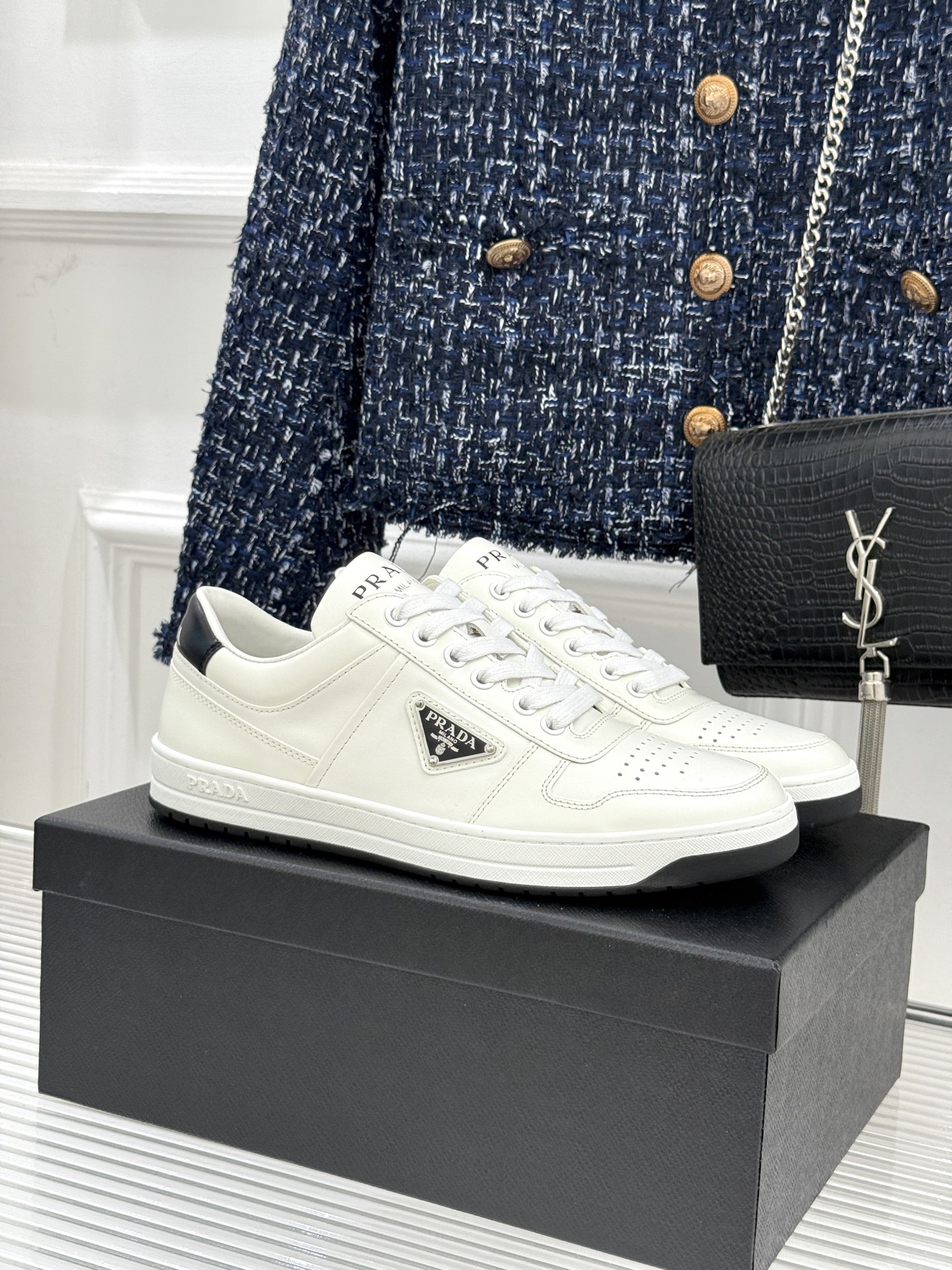 프라다(PRADA) 클래식 트라이앵글 커플 스니커즈 신발