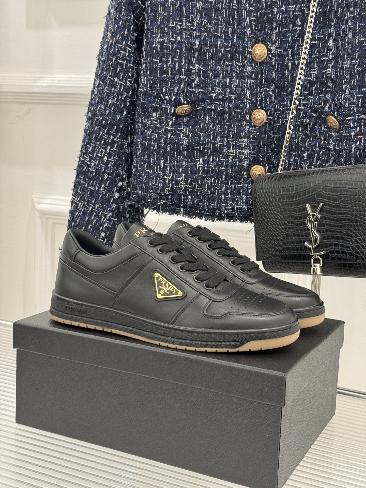 프라다(PRADA) 클래식 트라이앵글 커플 스니커즈 신발