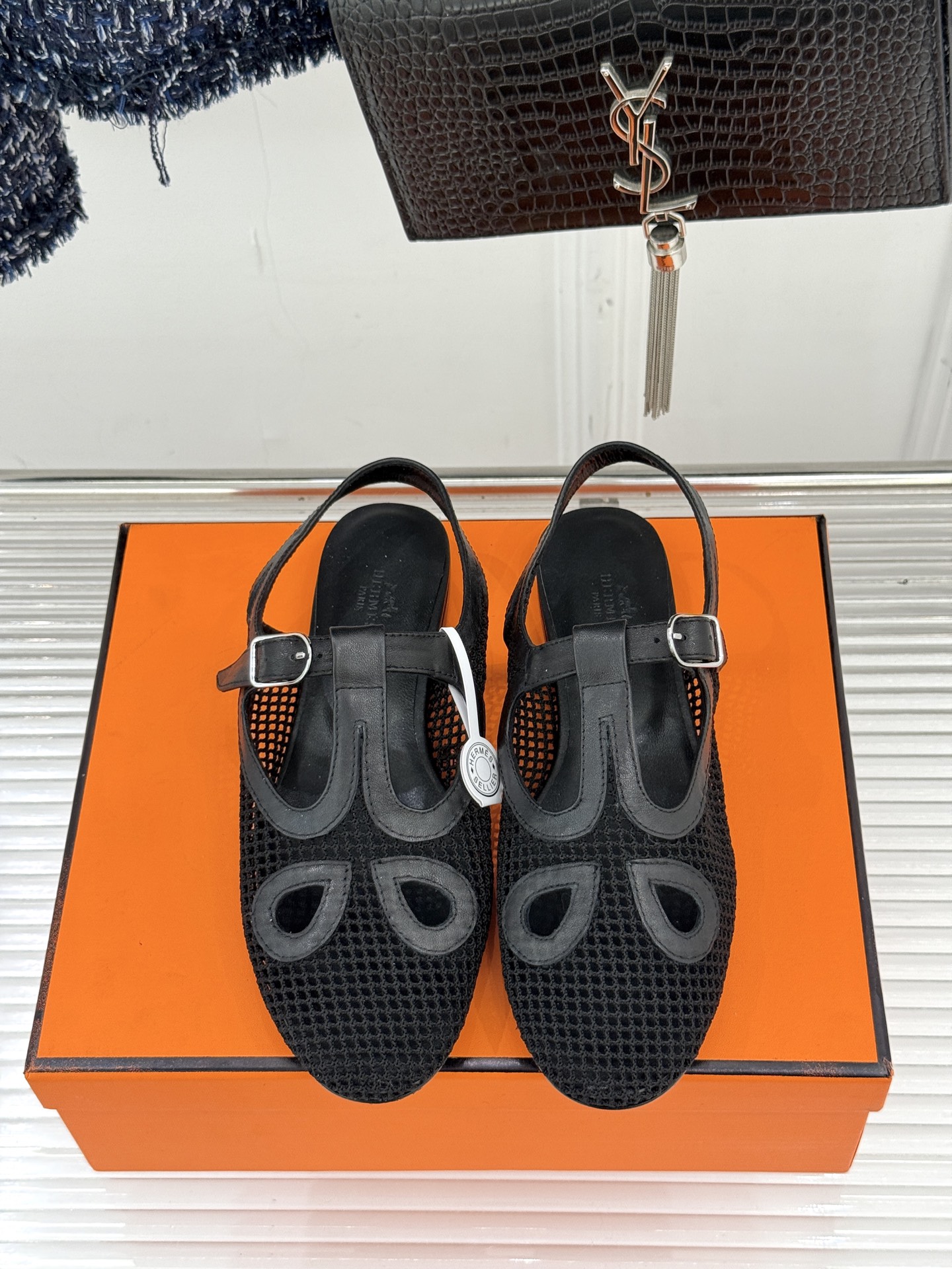 에르메스(HERMES) 메쉬 플랫 샌들 신발