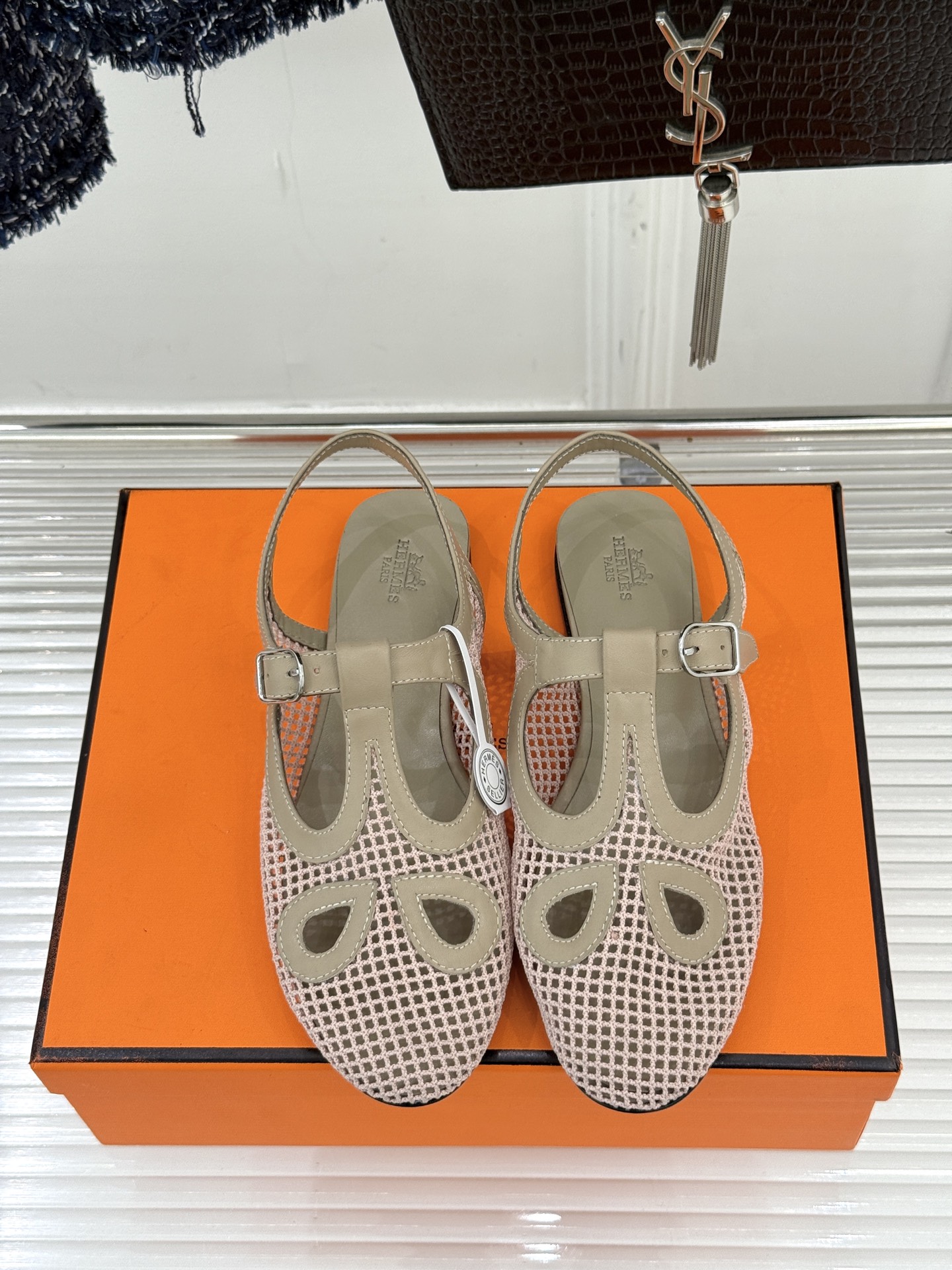 에르메스(HERMES) 메쉬 플랫 샌들 신발